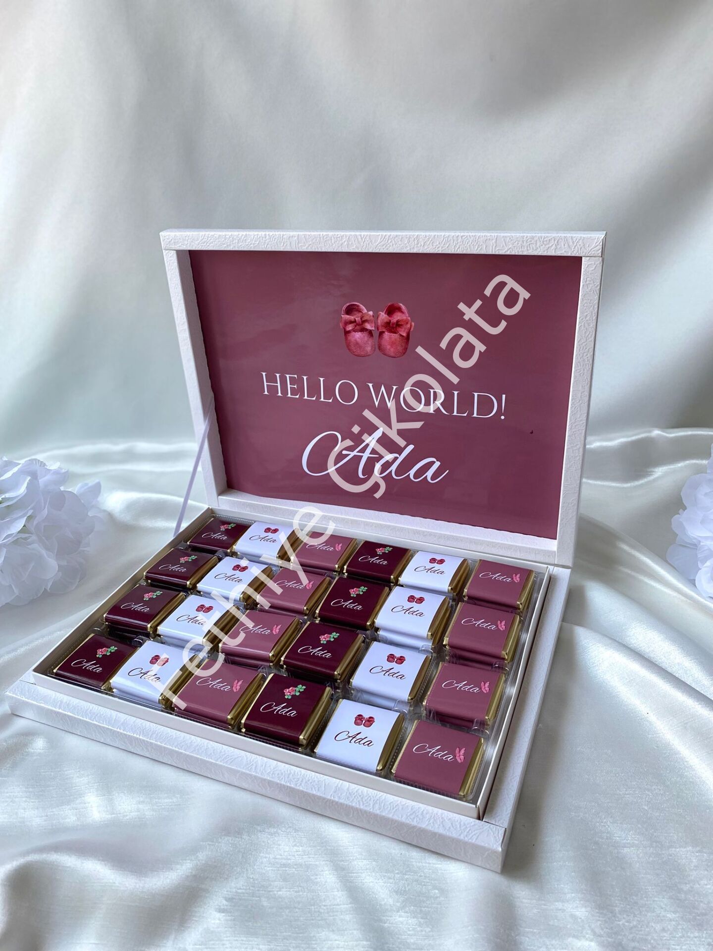 Karton Kutu Kız Bebek Çikolatası