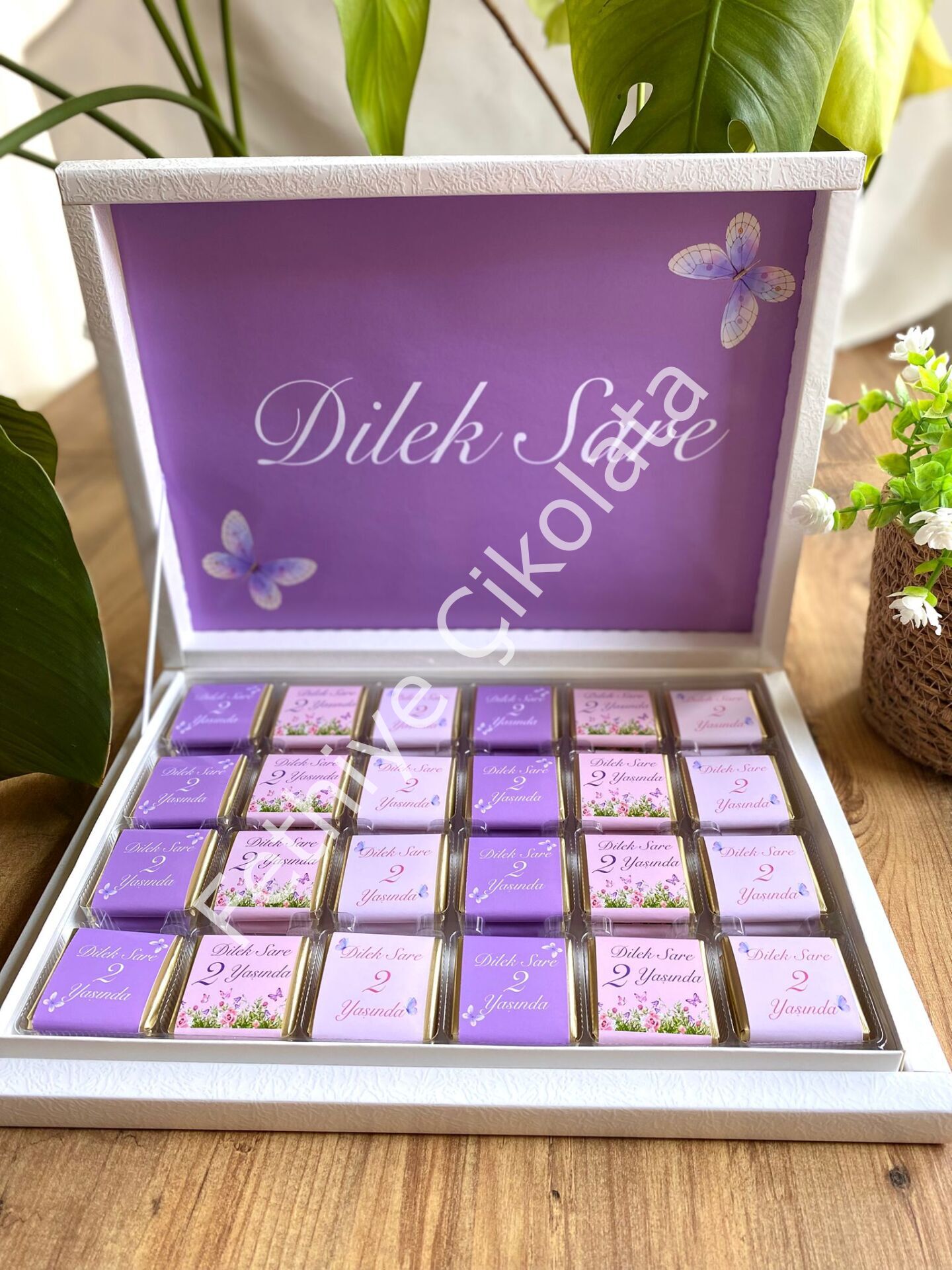 Karton Kutu Kız Bebek Çikolatası