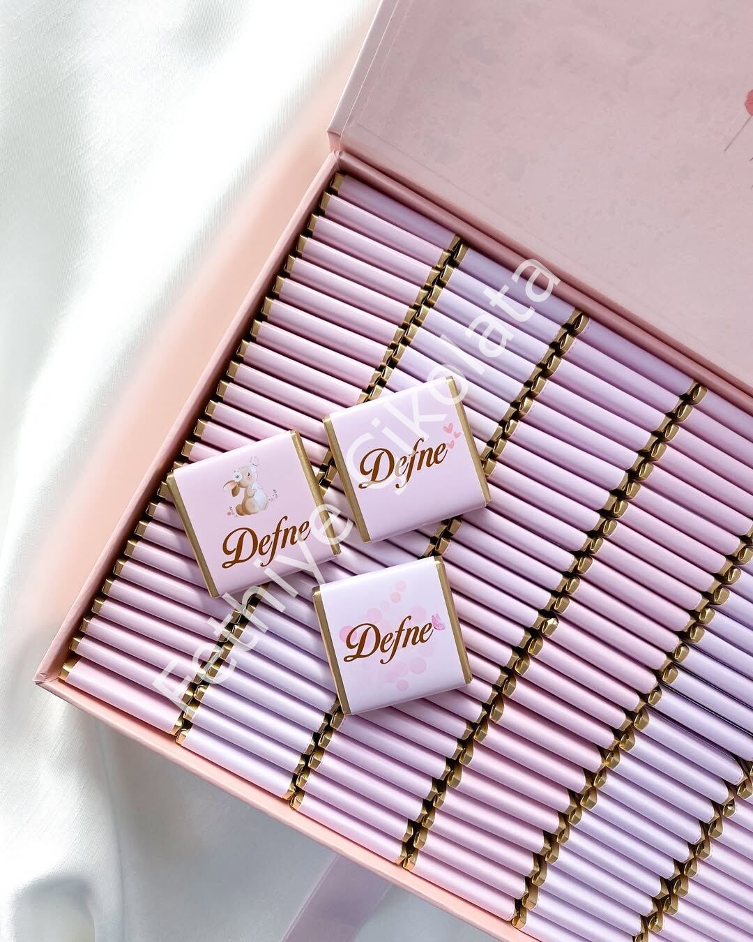 Mukavva Kurdeleli Dekoratif Çikolata Kutusu