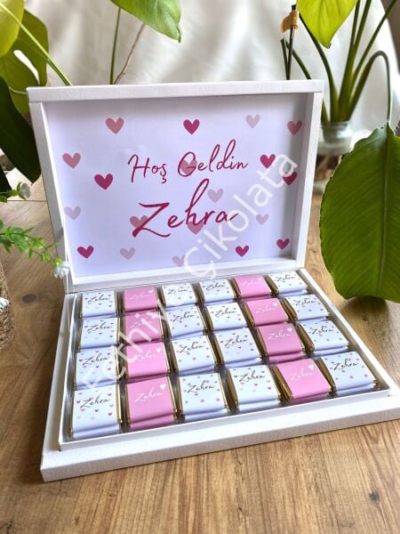 Karton Kutu Kız Bebek Çikolatası
