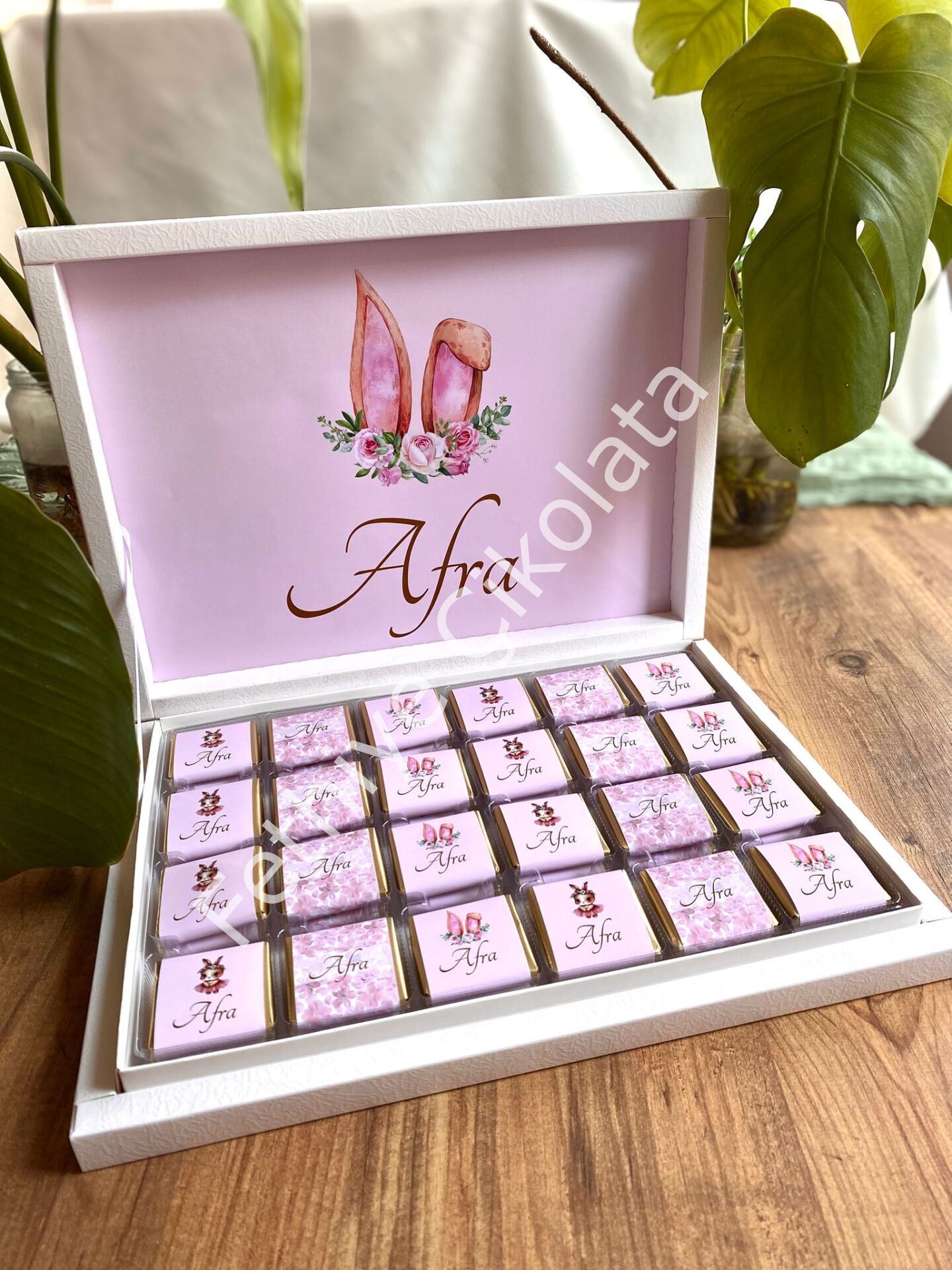 Karton Kutu Kız Bebek Çikolatası