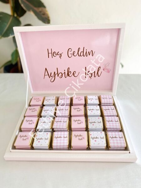 Karton Kutu Kız Bebek Çikolatası
