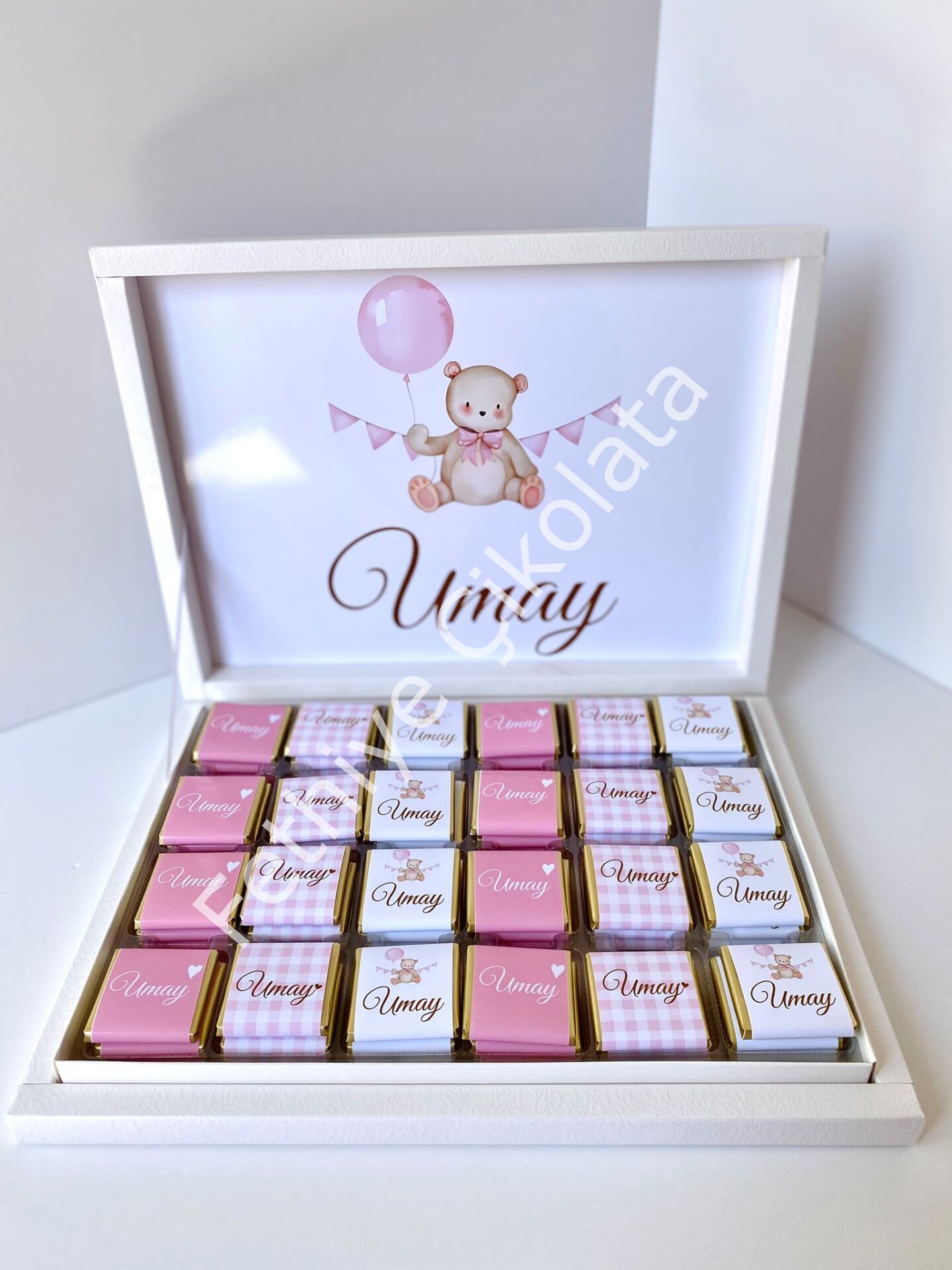 Karton Kutu Kız Bebek Çikolatası