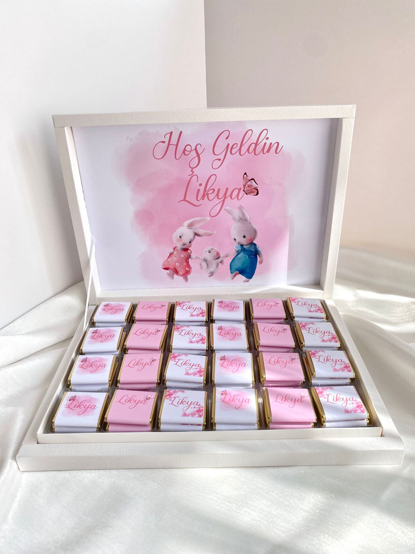 Karton Kutu Kız Bebek Çikolatası