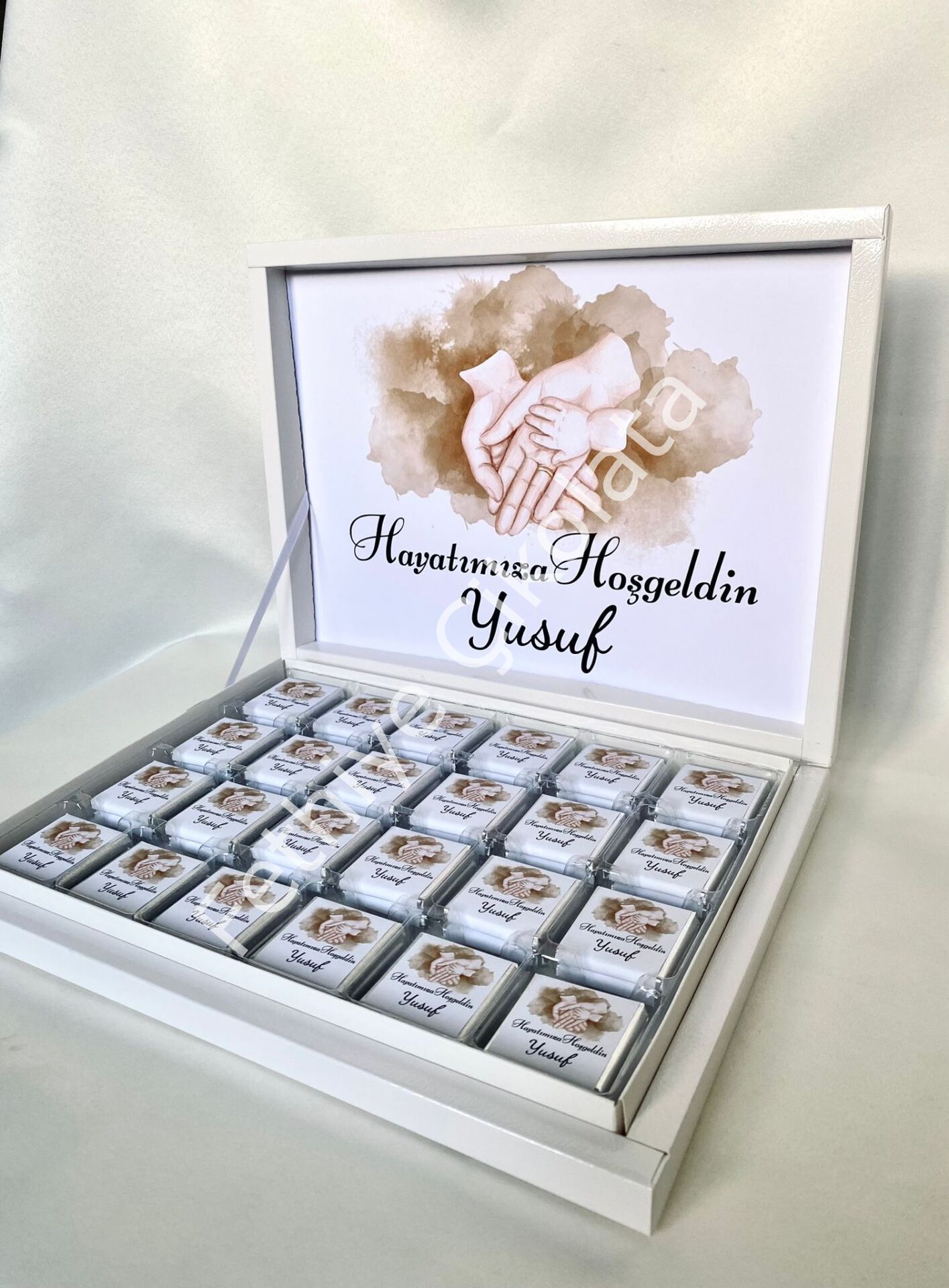 Karton Kutu Erkek Bebek Çikolatası