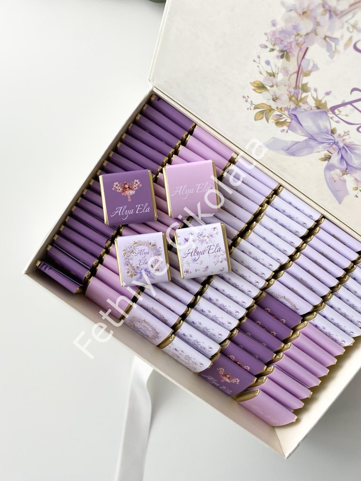 Mukavva Kurdeleli Dekoratif Çikolata Kutusu