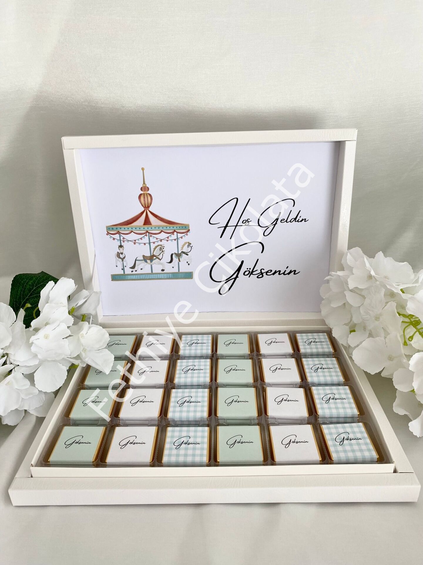 Karton Kutu Erkek Bebek Çikolatası