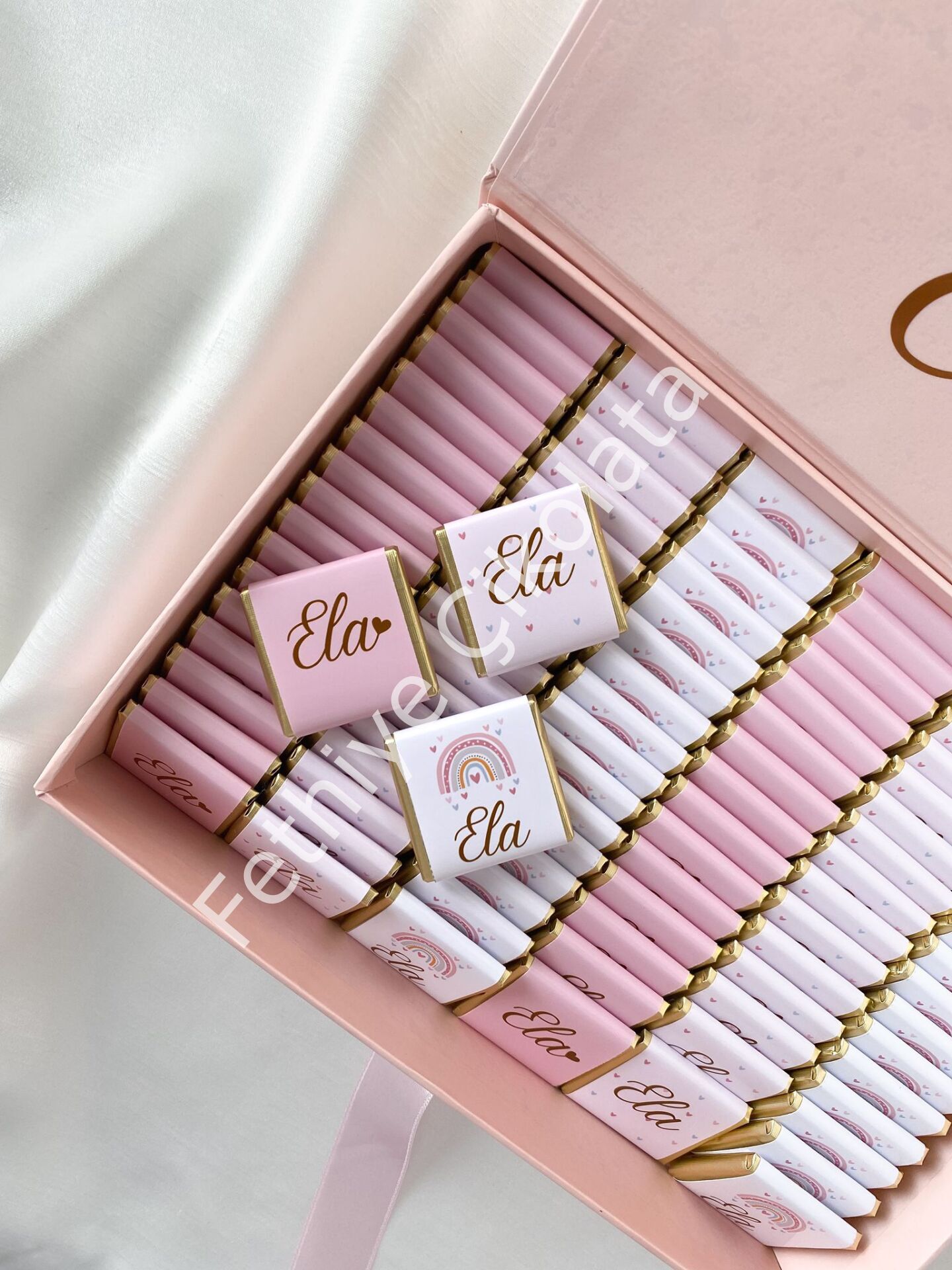 Mukavva Kurdeleli Dekoratif Çikolata Kutusu