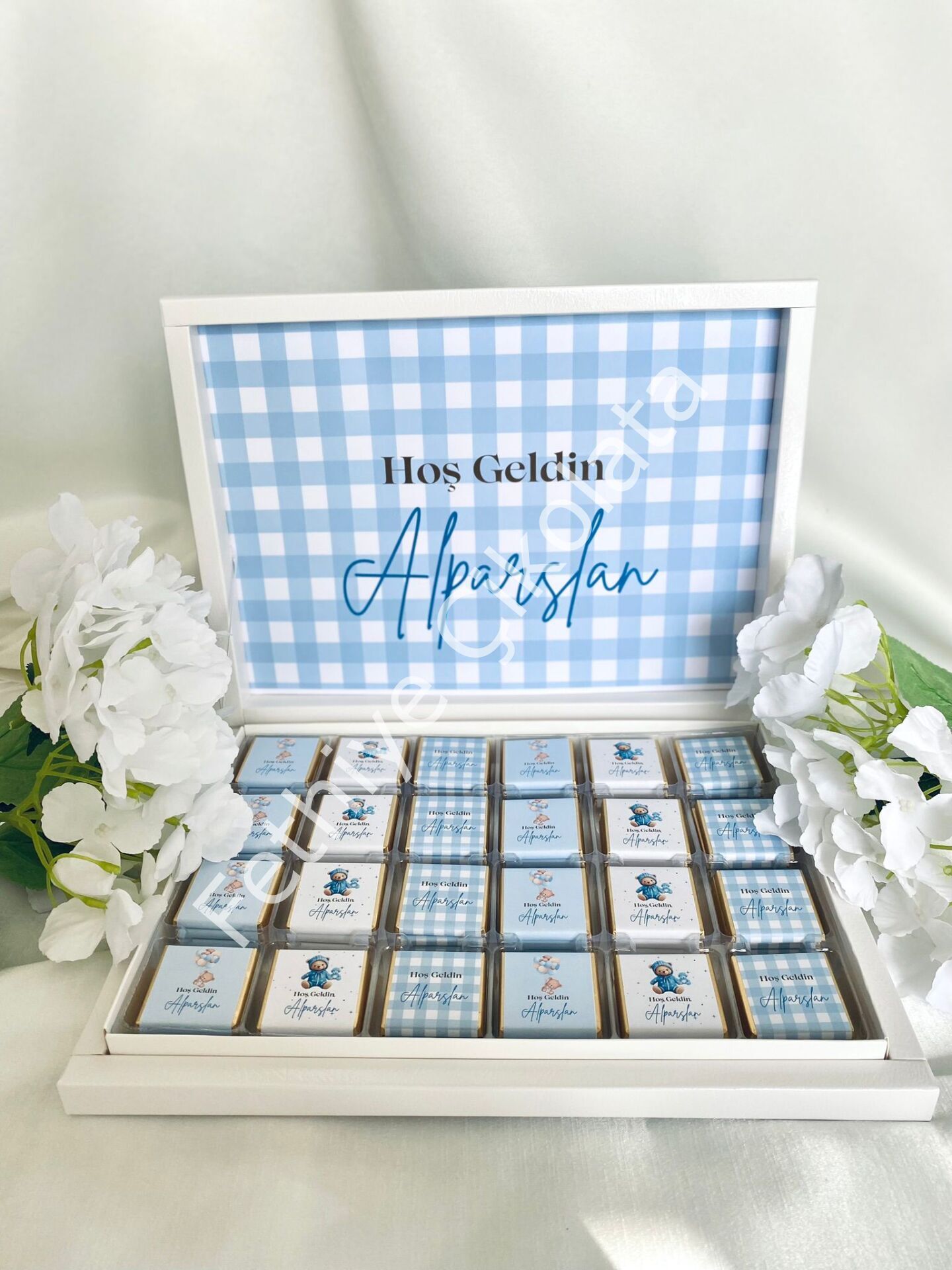 Karton Kutu Erkek Bebek Çikolatası