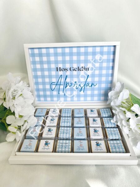 Karton Kutu Erkek Bebek Çikolatası