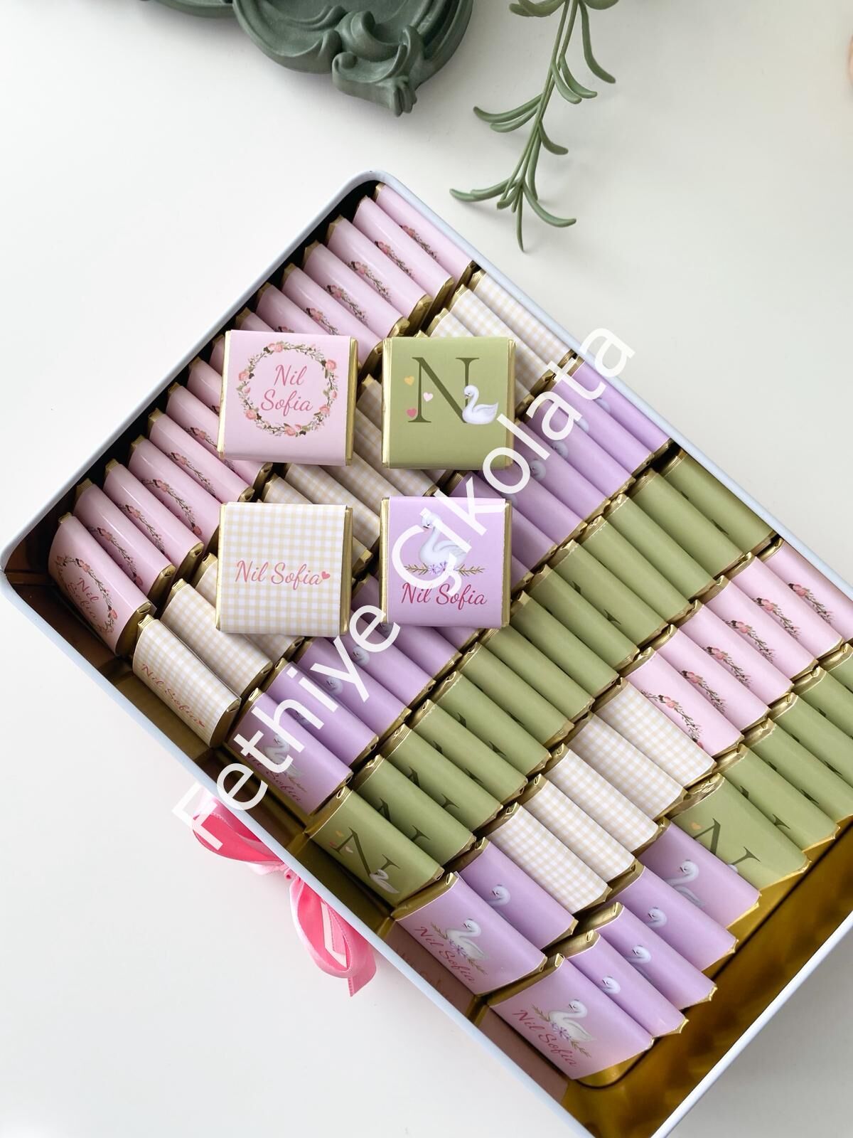 Metal Kutu Bebek Çikolatası