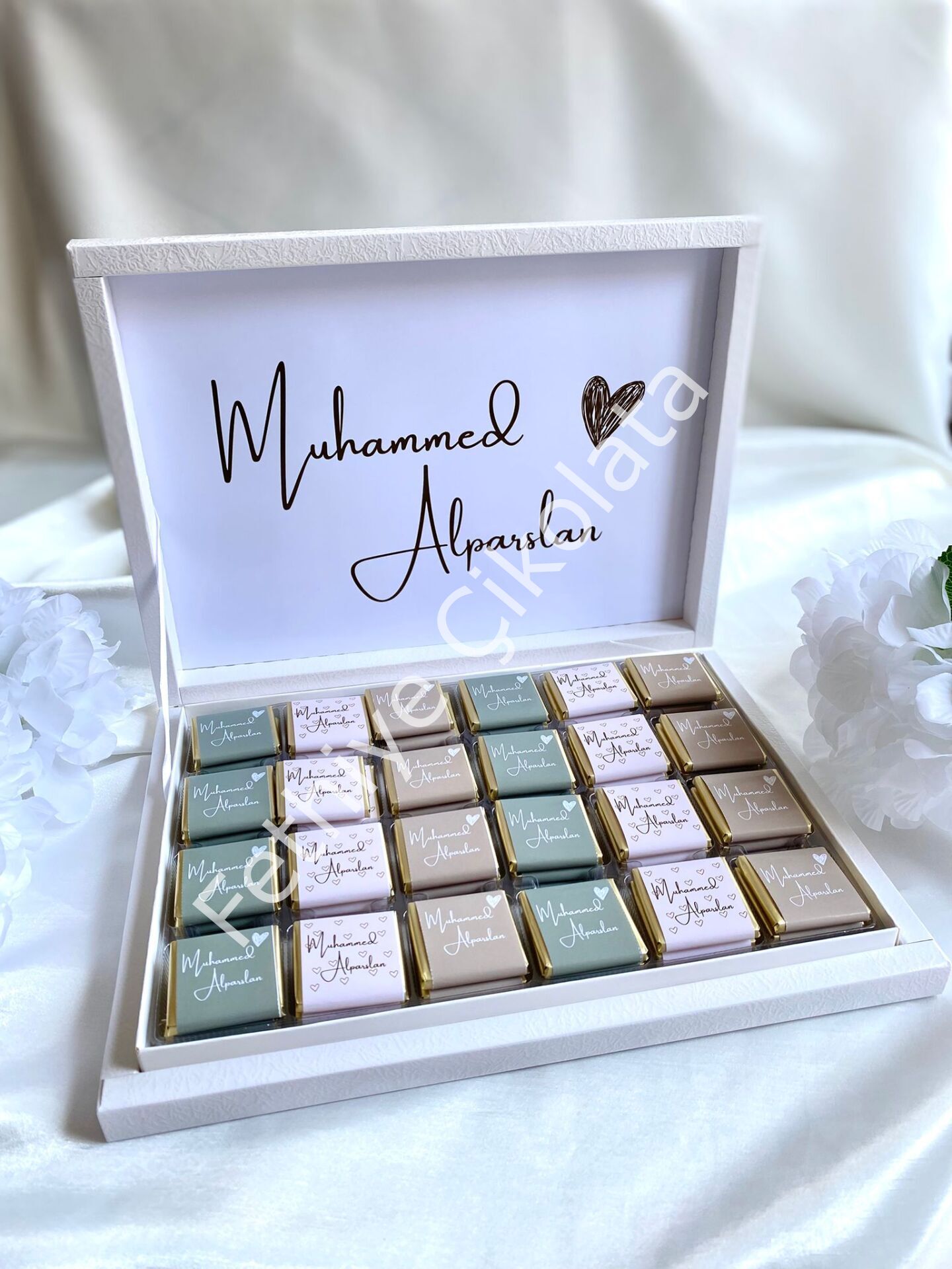 Karton Kutu Erkek Bebek Çikolatası