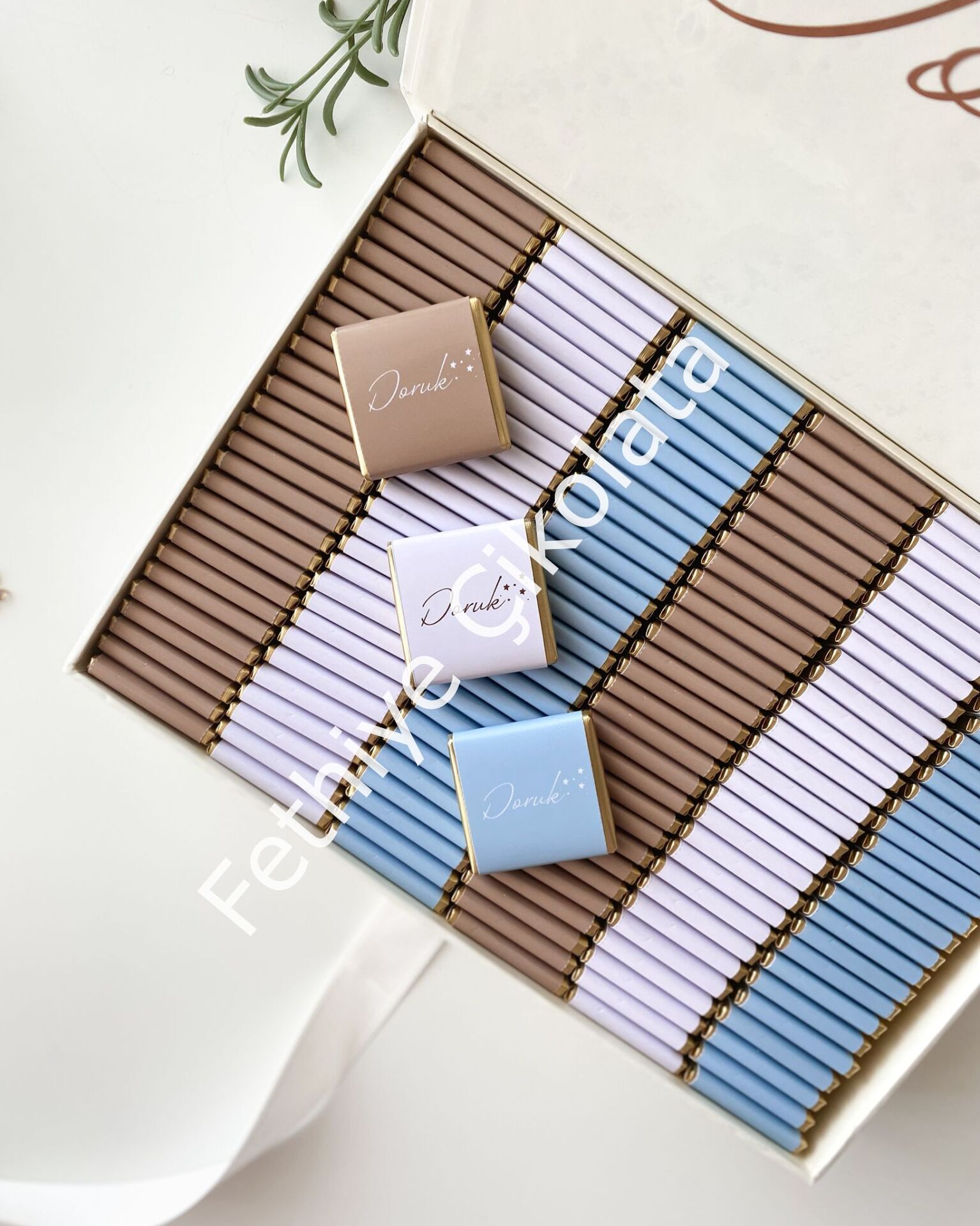 Mukavva Kurdeleli Dekoratif Çikolata Kutusu