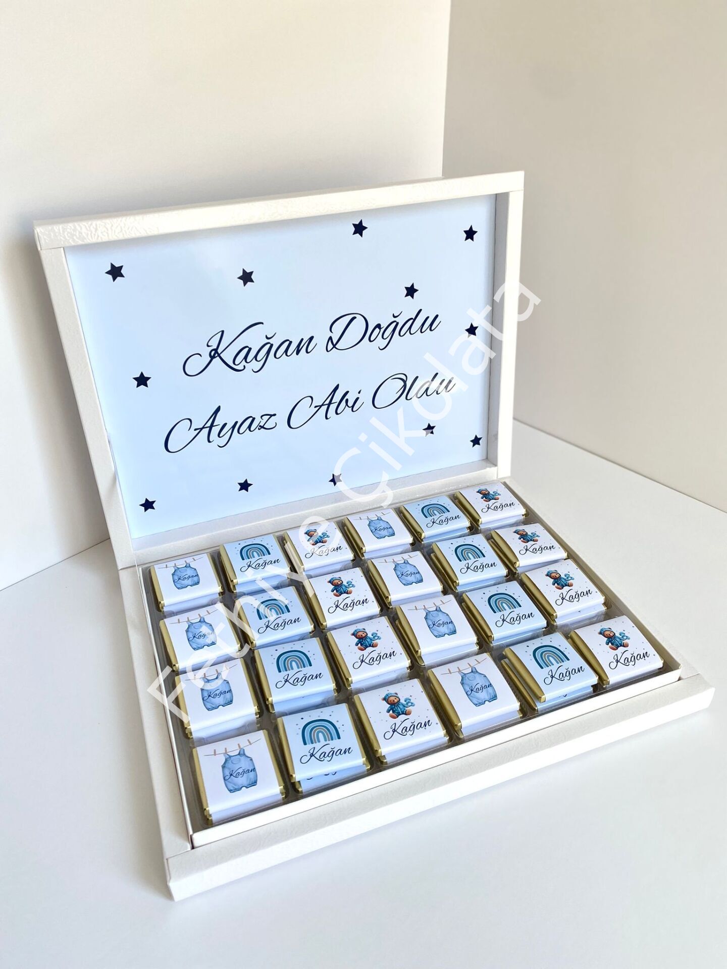 Karton Kutu Erkek Bebek Çikolatası
