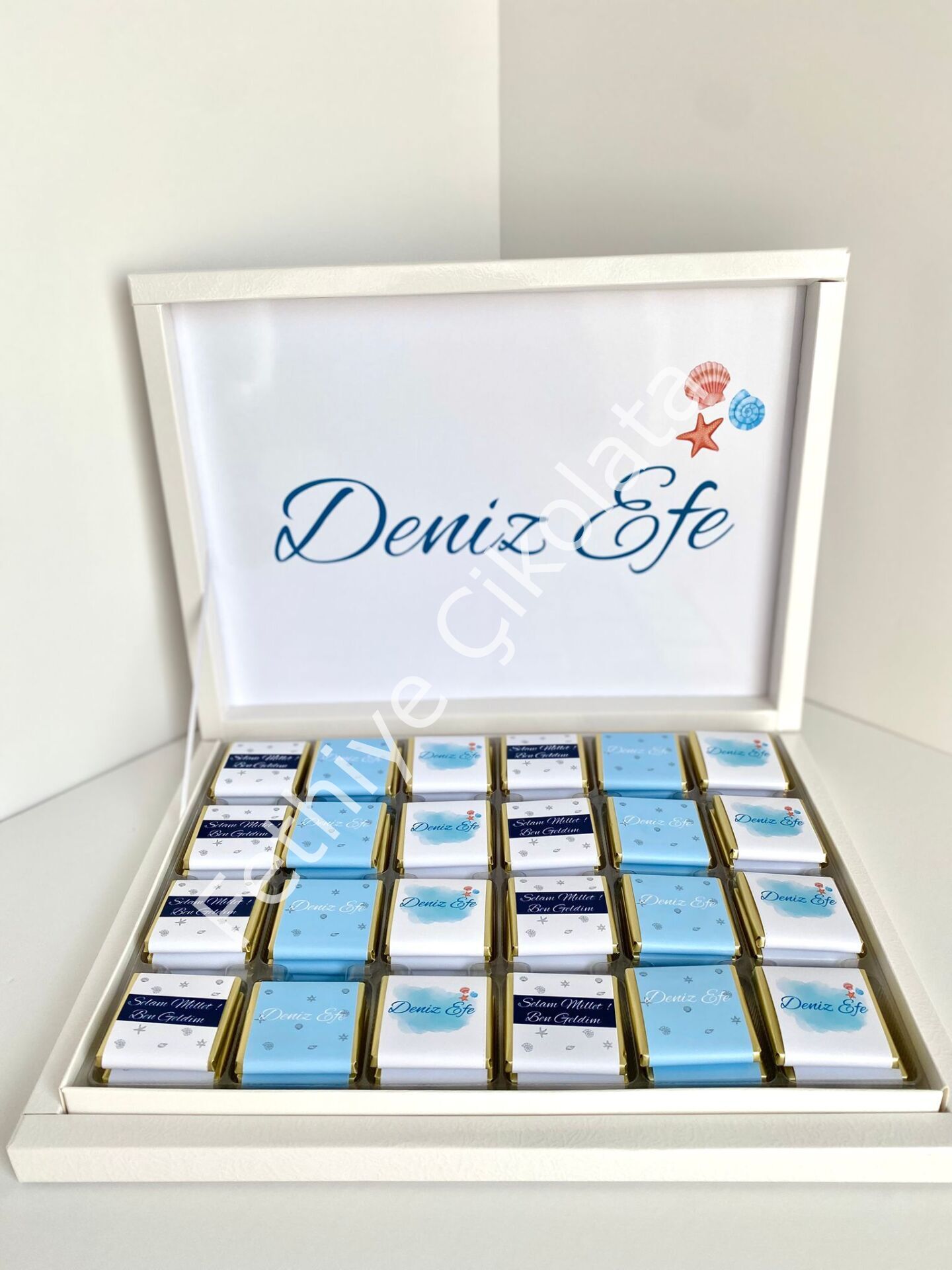 Karton Kutu Erkek Bebek Çikolatası