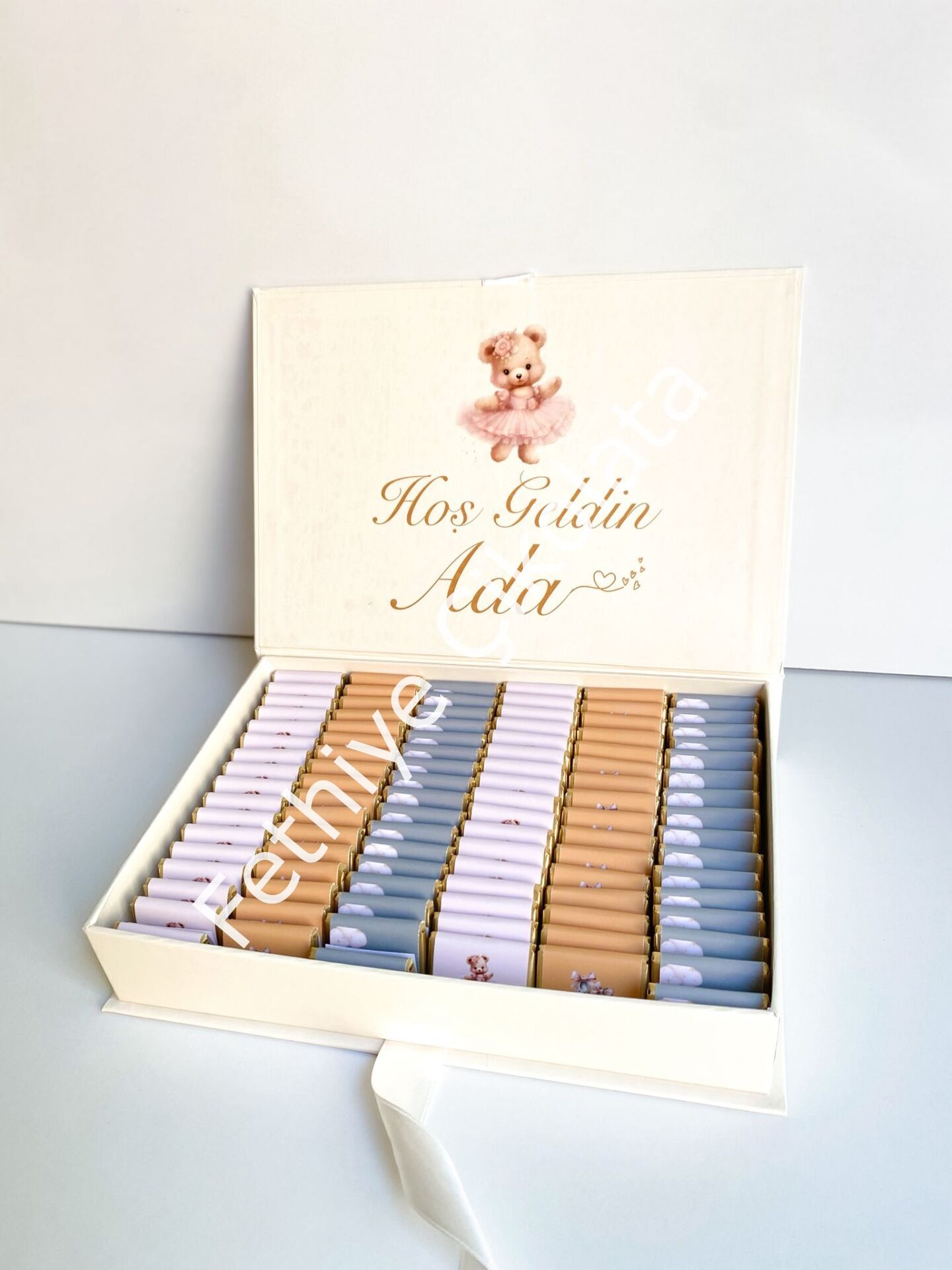 Mukavva Kurdeleli Dekoratif Çikolata Kutusu