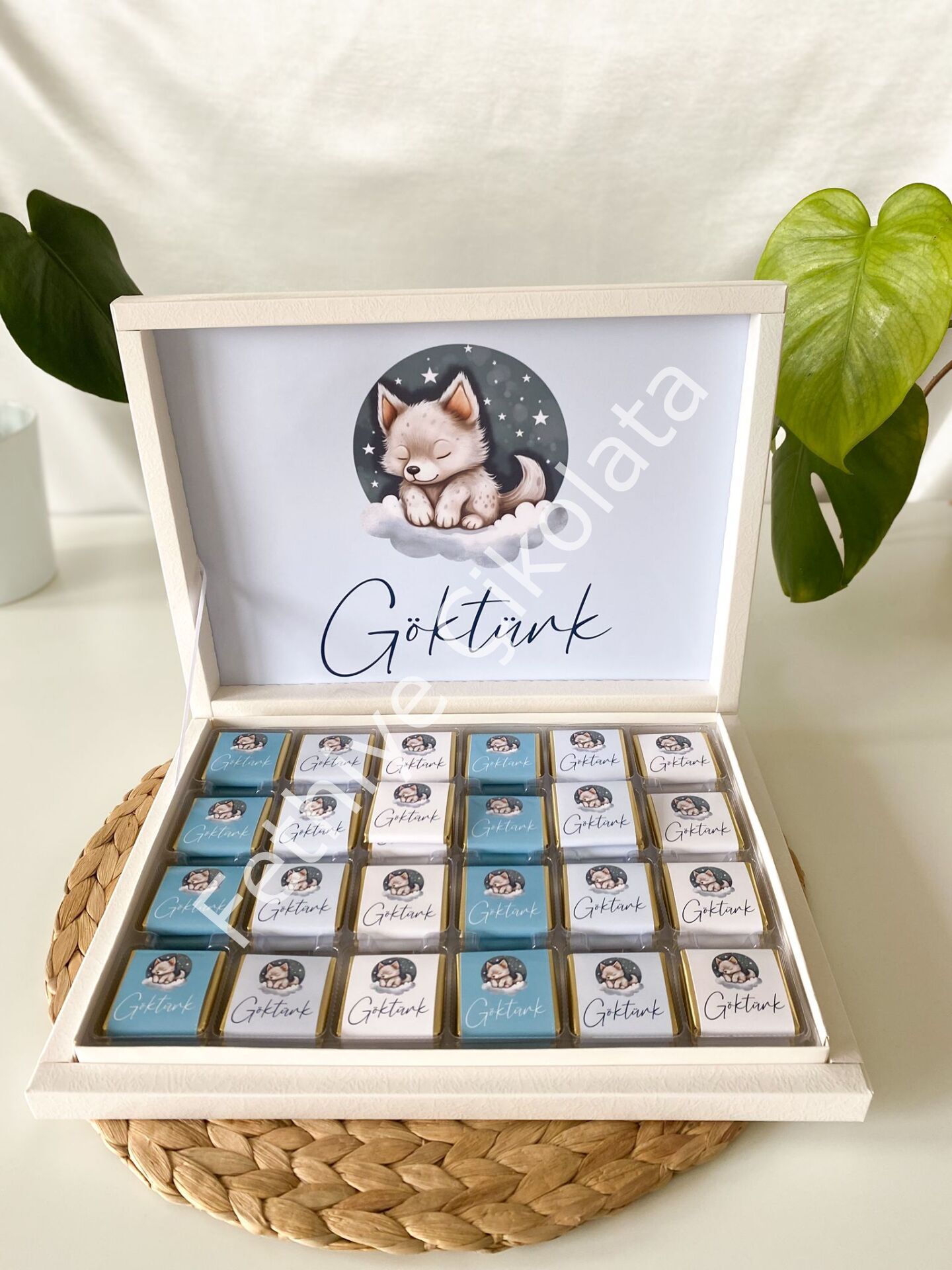 Karton Kutu Erkek Bebek Çikolatası