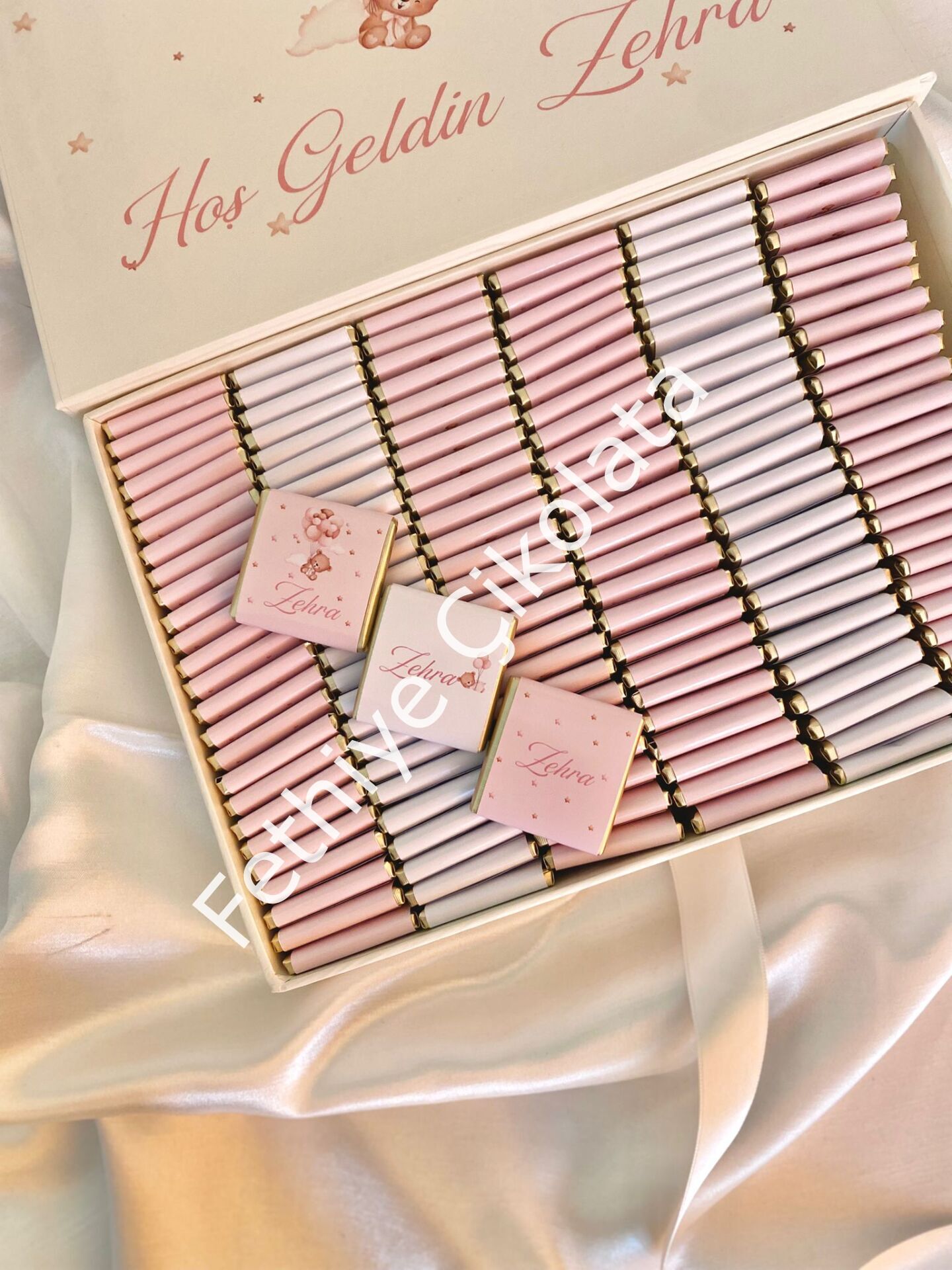 Mukavva Kurdeleli Dekoratif Çikolata Kutusu