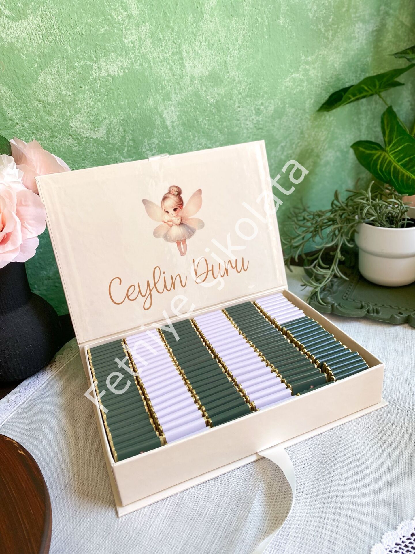 Mukavva Kurdeleli Dekoratif Çikolata Kutusu