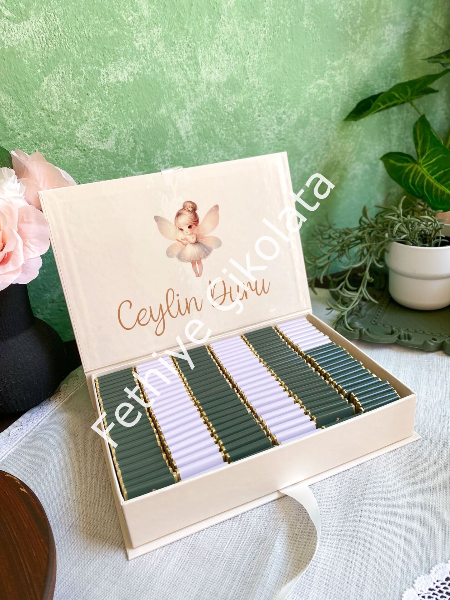 Mukavva Kurdeleli Dekoratif Çikolata Kutusu