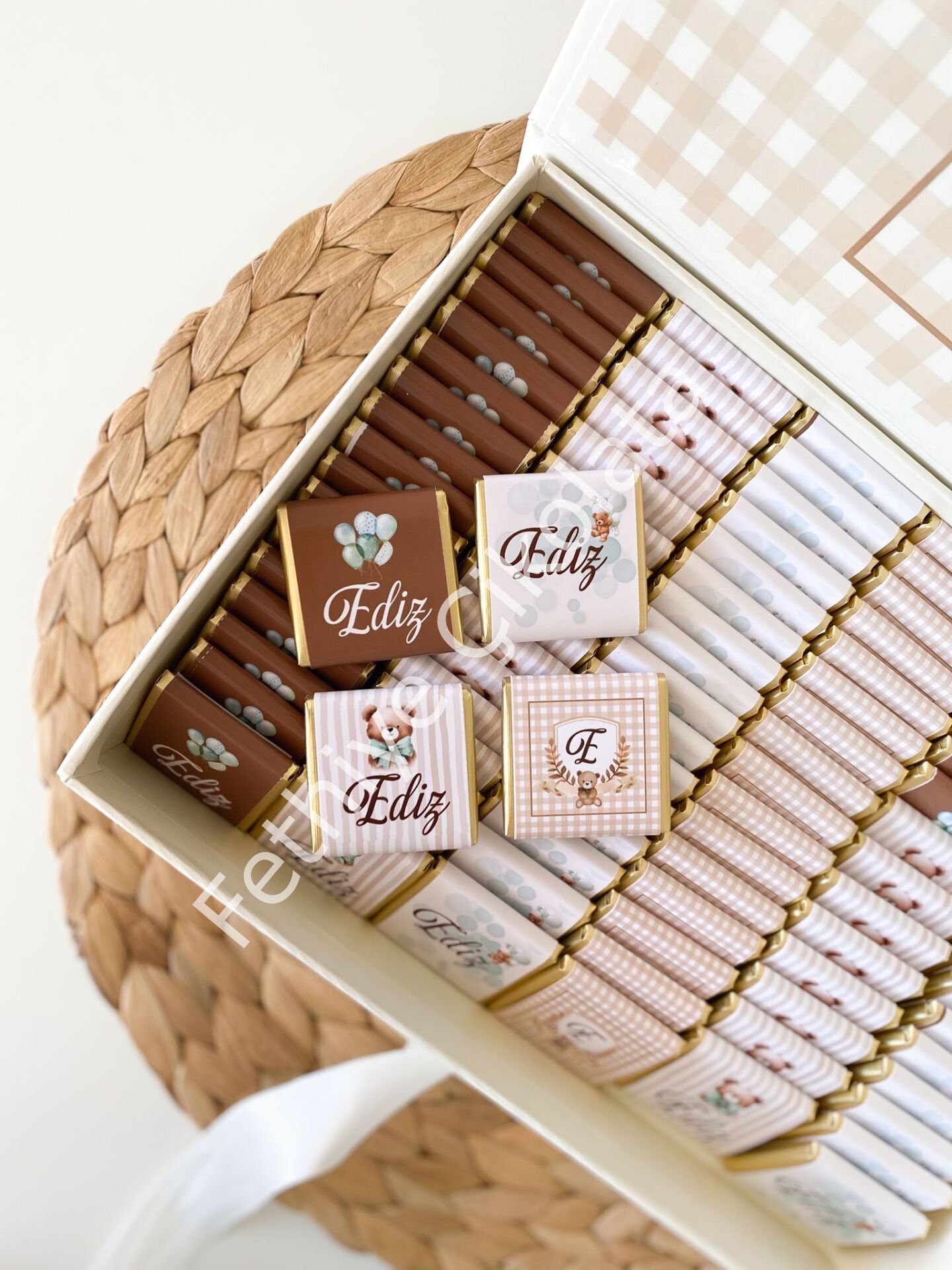 Mukavva Kurdeleli Dekoratif Çikolata Kutusu