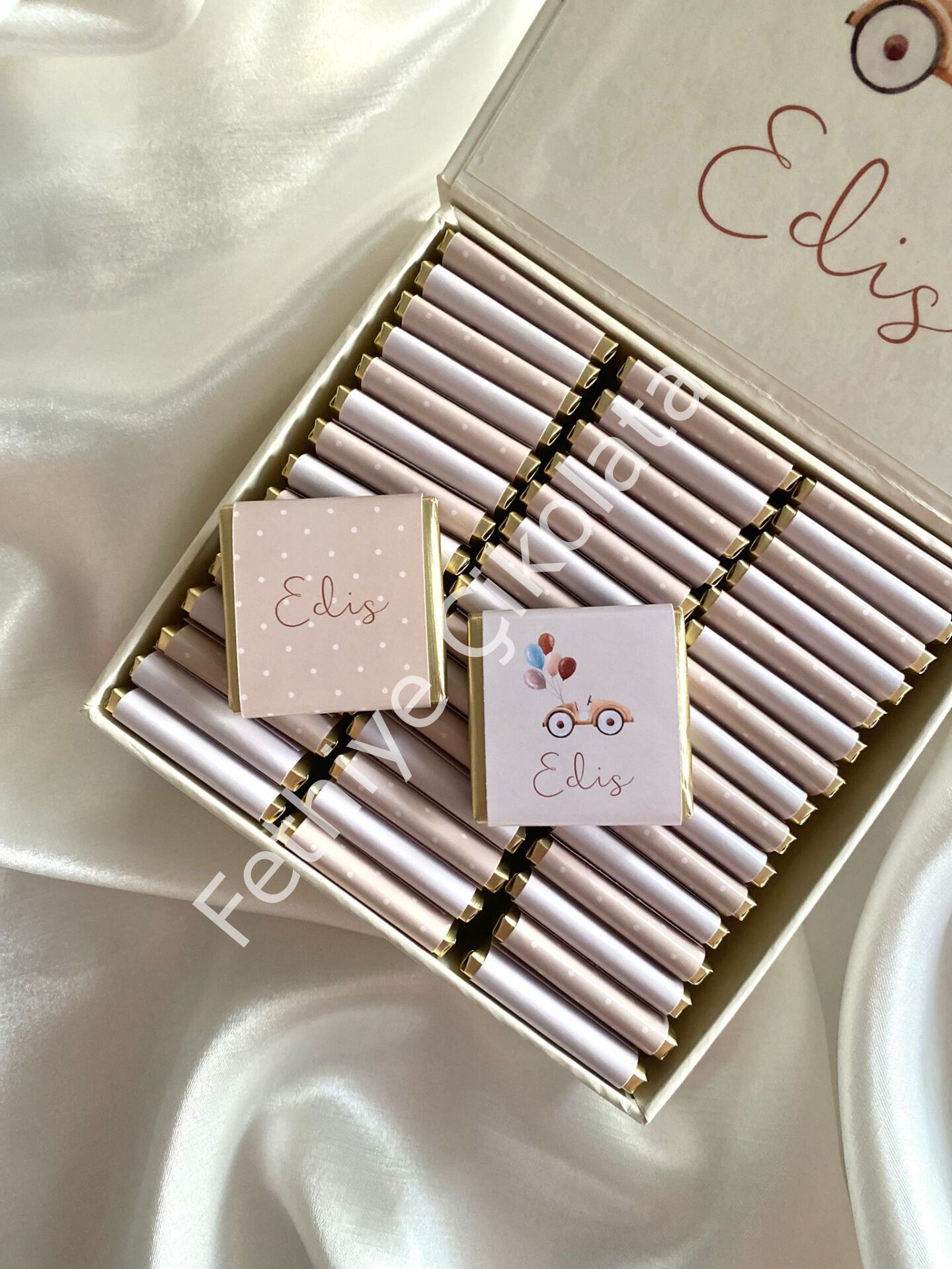 Erkek Bebek Mıknatıslı Kare Kutu