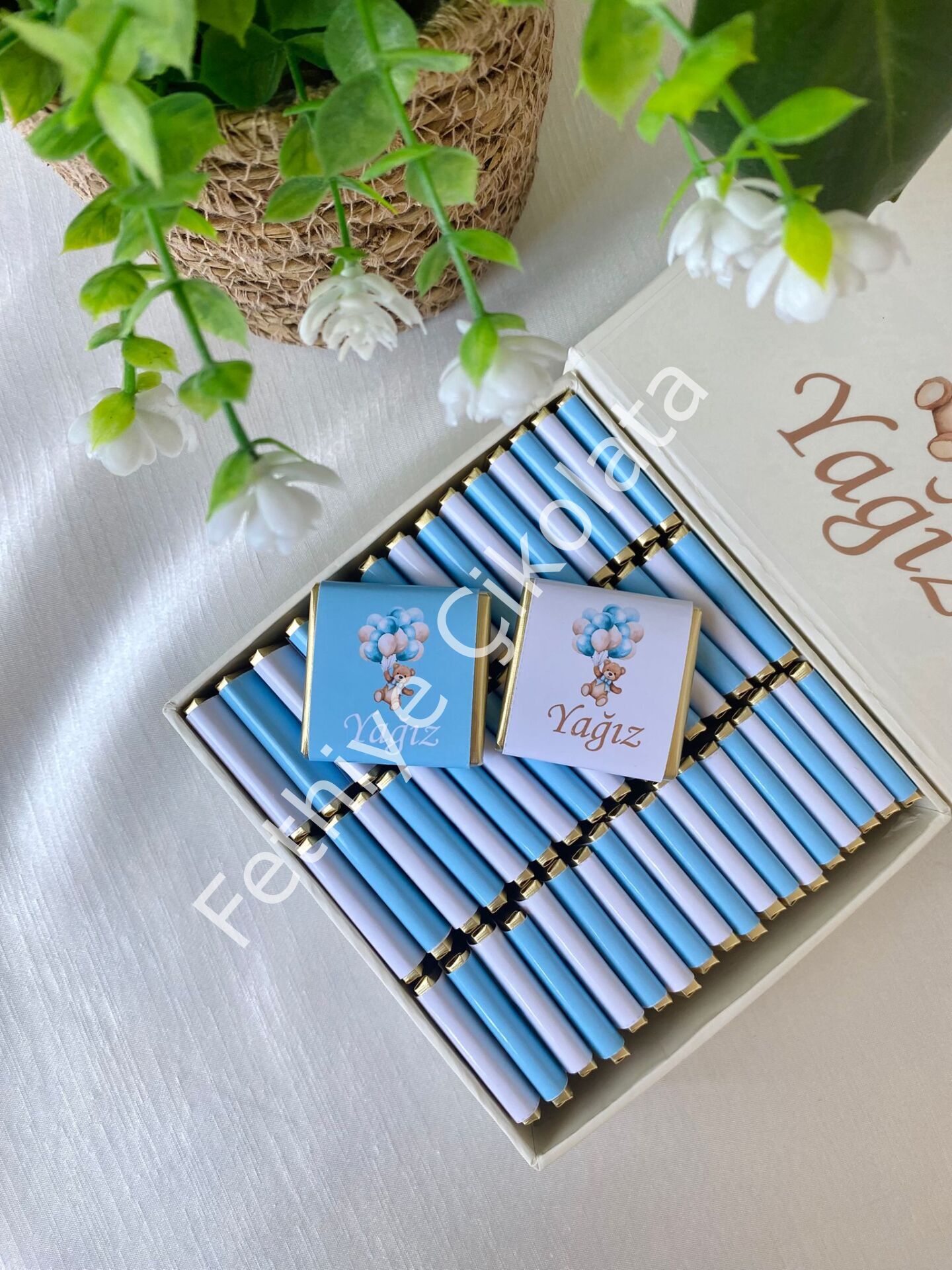 Erkek Bebek Mıknatıslı Kare Kutu