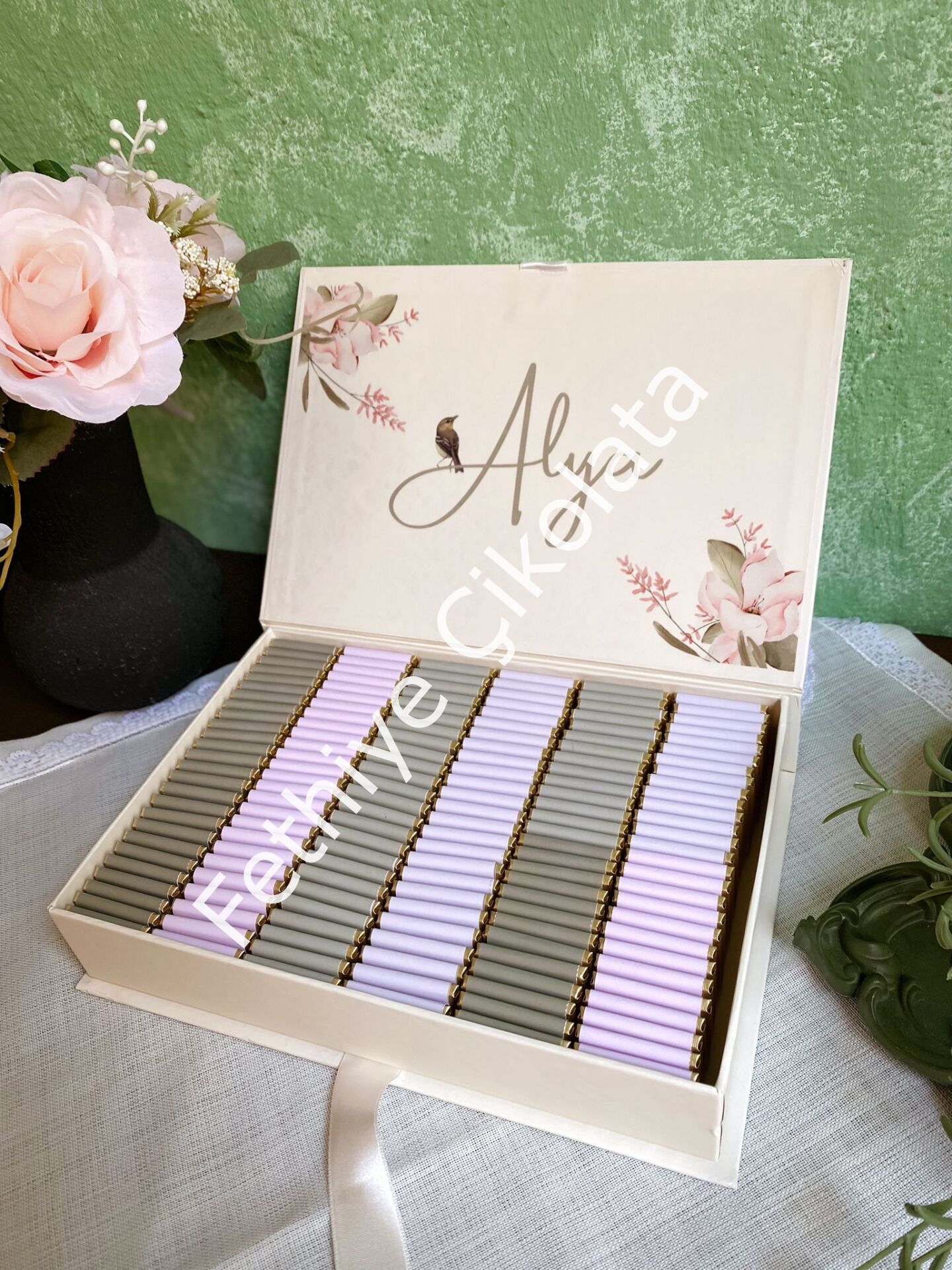 Mukavva Kurdeleli Dekoratif Çikolata Kutusu