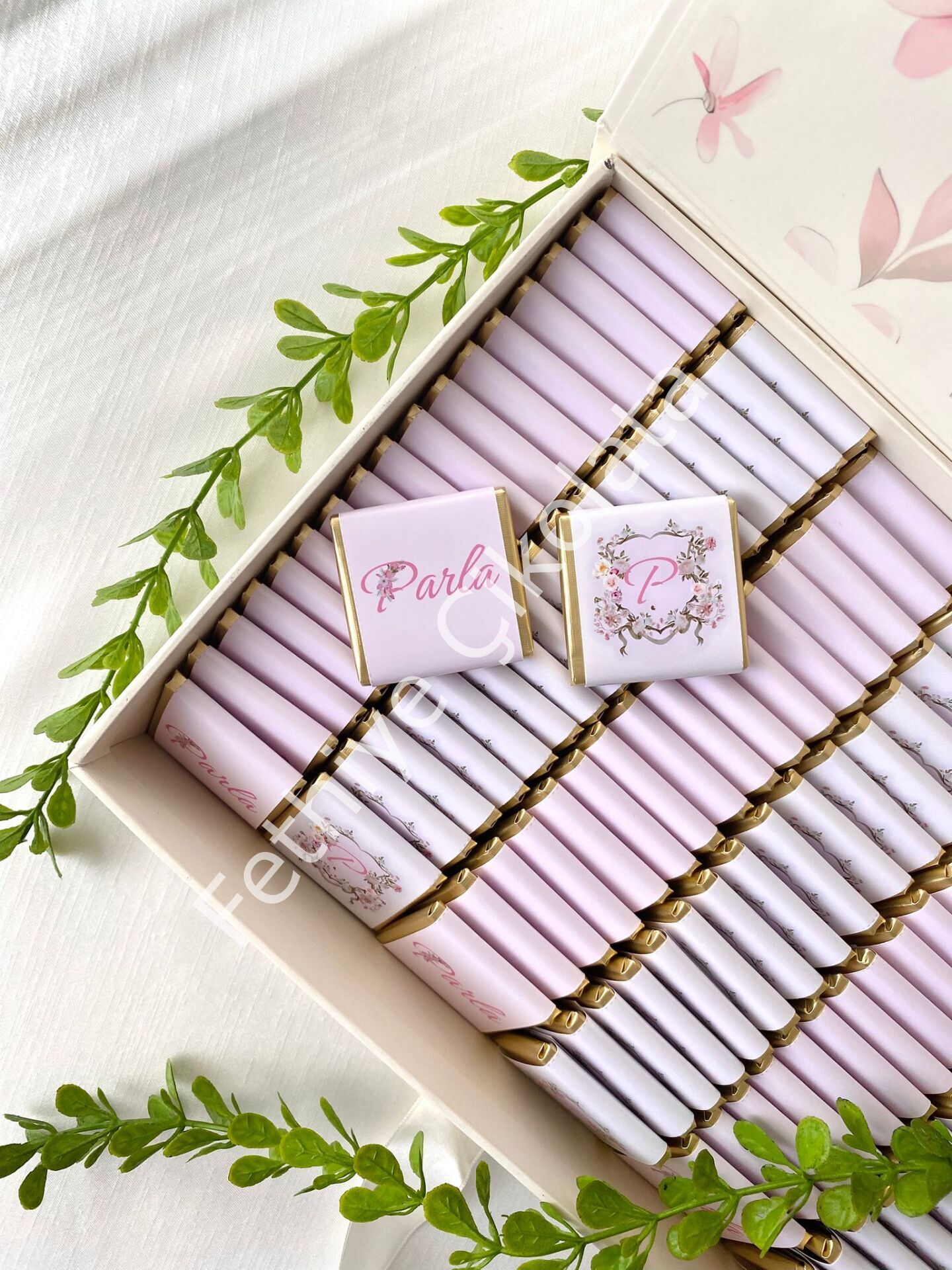 Mukavva Kurdeleli Dekoratif Çikolata Kutusu