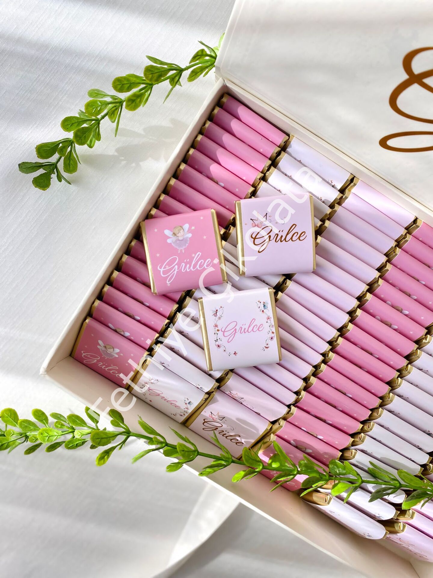 Mukavva Kurdeleli Dekoratif Çikolata Kutusu