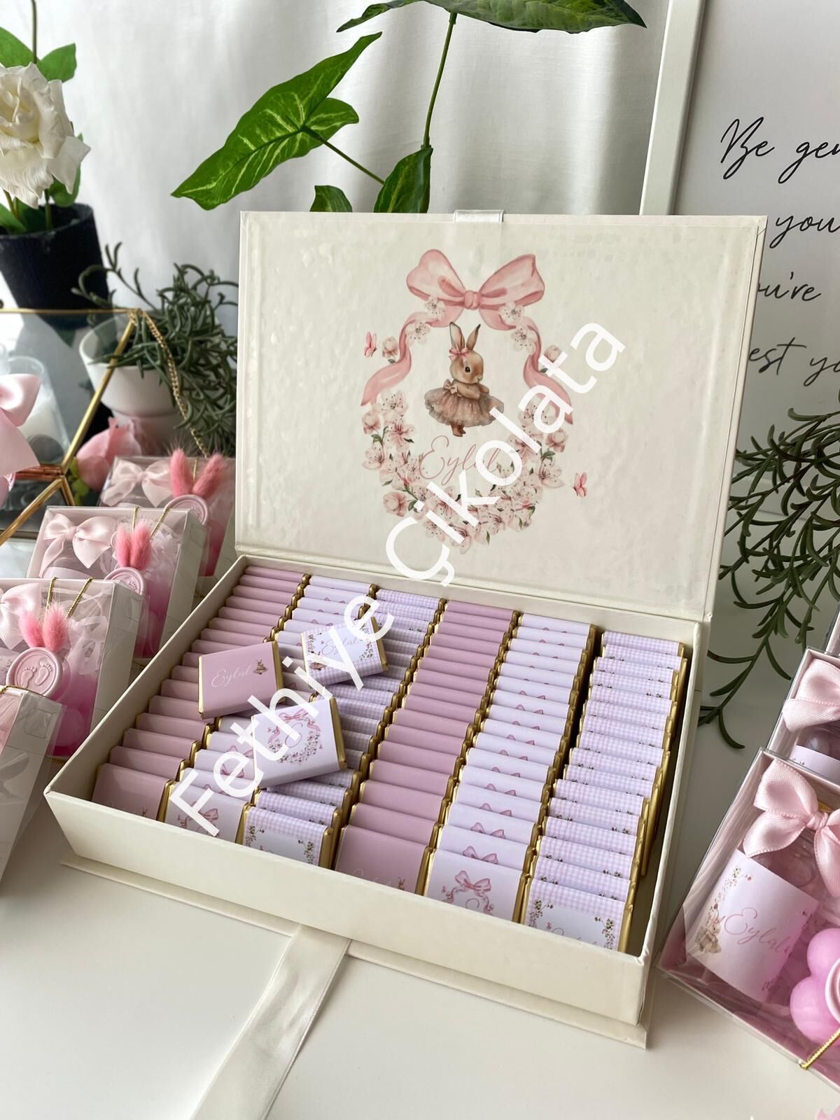 Mukavva Kurdeleli Dekoratif Çikolata Kutusu