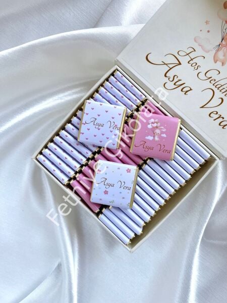 Kız Bebek Mıknatıslı Kare Kutu