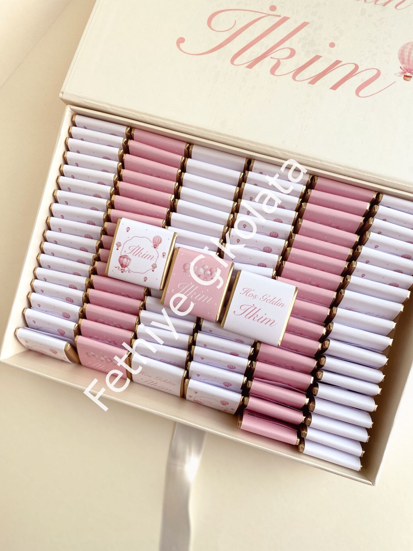 Mukavva Kurdeleli Dekoratif Çikolata Kutusu