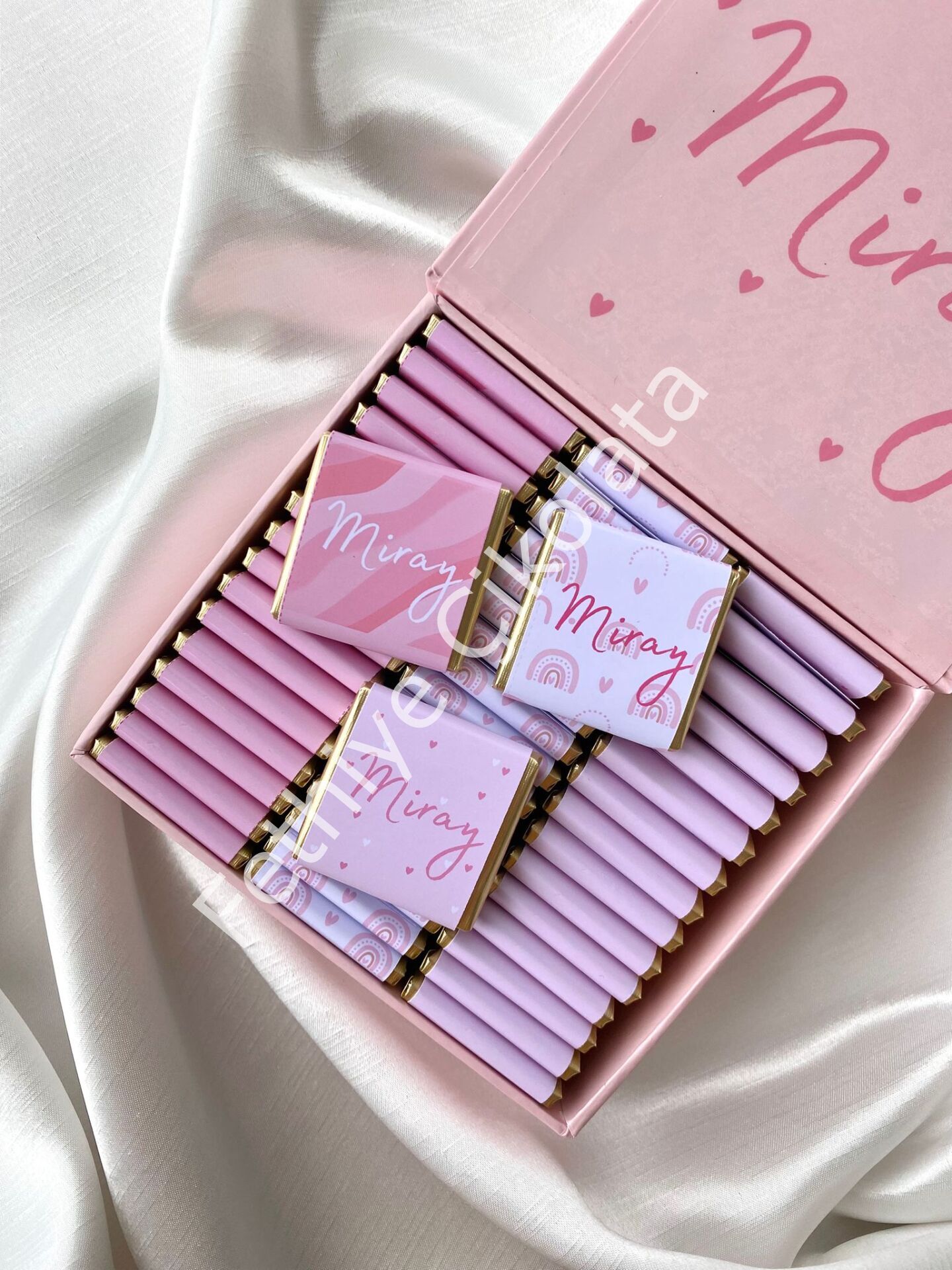 Kız Bebek Mıknatıslı Kare Kutu