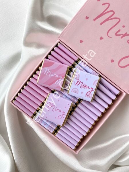 Kız Bebek Mıknatıslı Kare Kutu