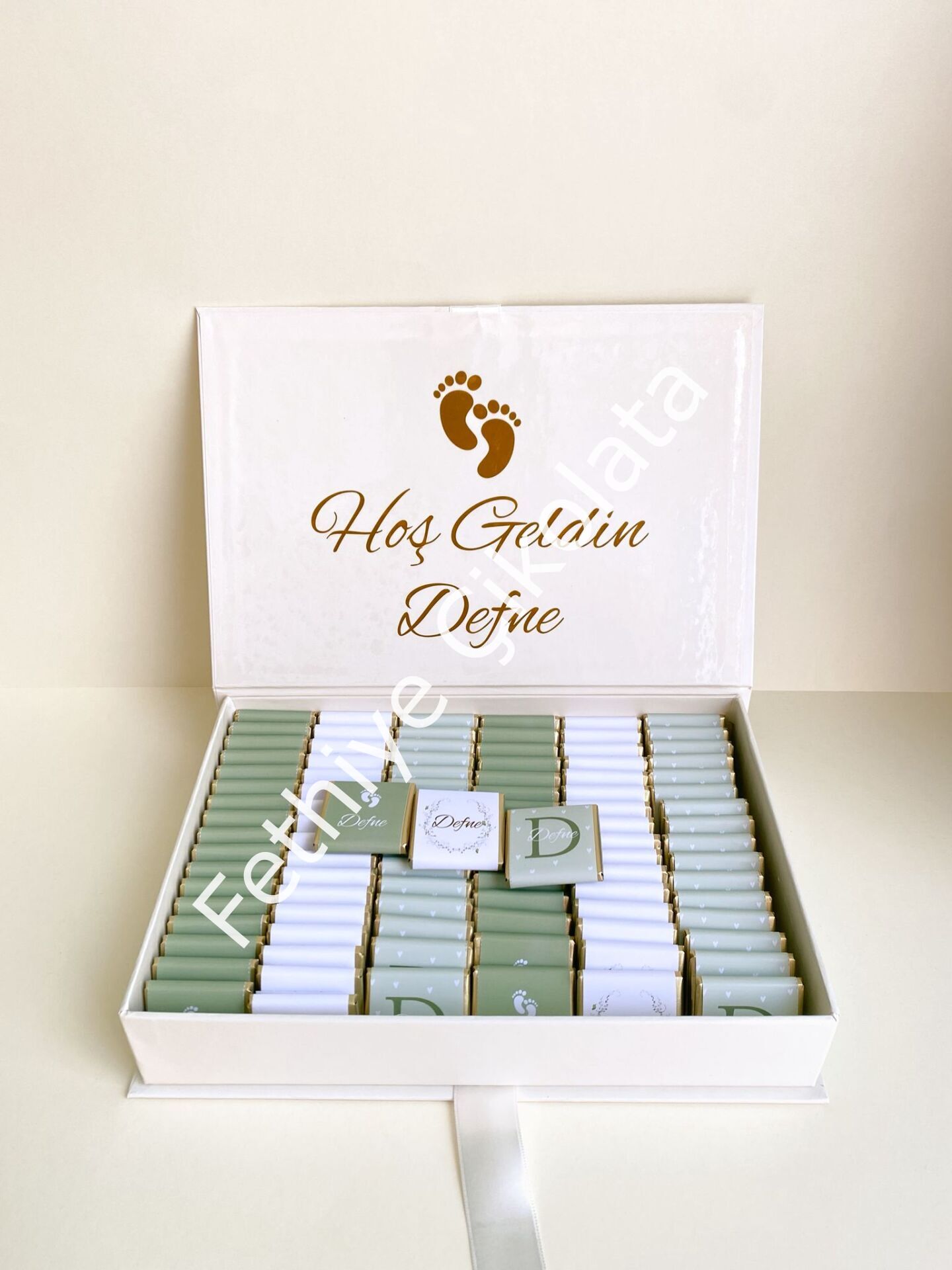 Mukavva Kurdeleli Dekoratif Çikolata Kutusu