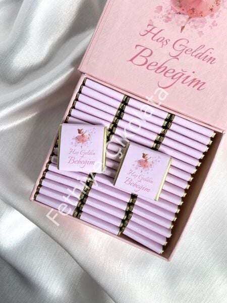 Kız Bebek Mıknatıslı Kare Kutu