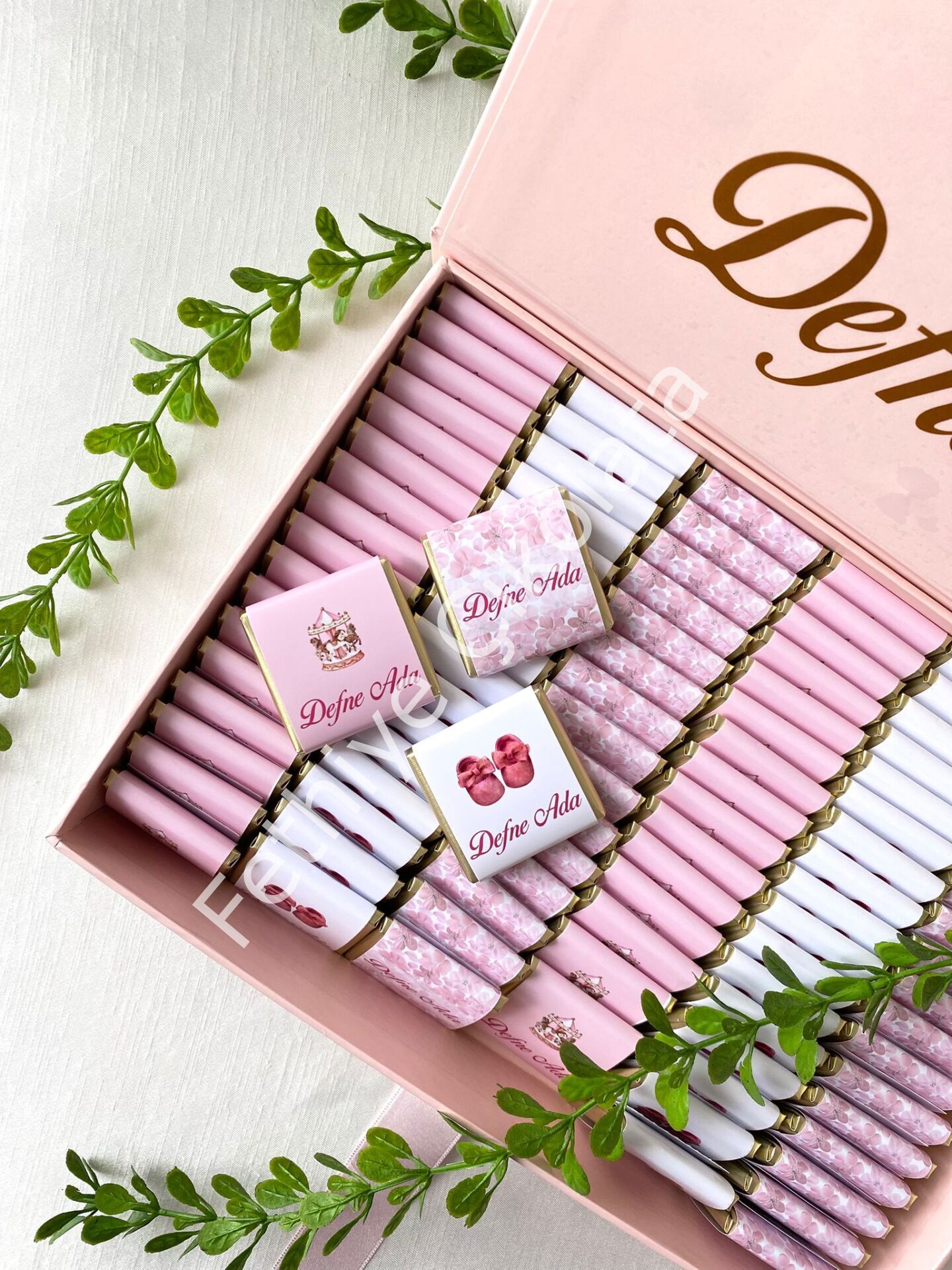 Mukavva Kurdeleli Dekoratif Çikolata Kutusu