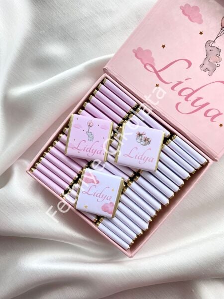 Kız Bebek Mıknatıslı Kare Kutu