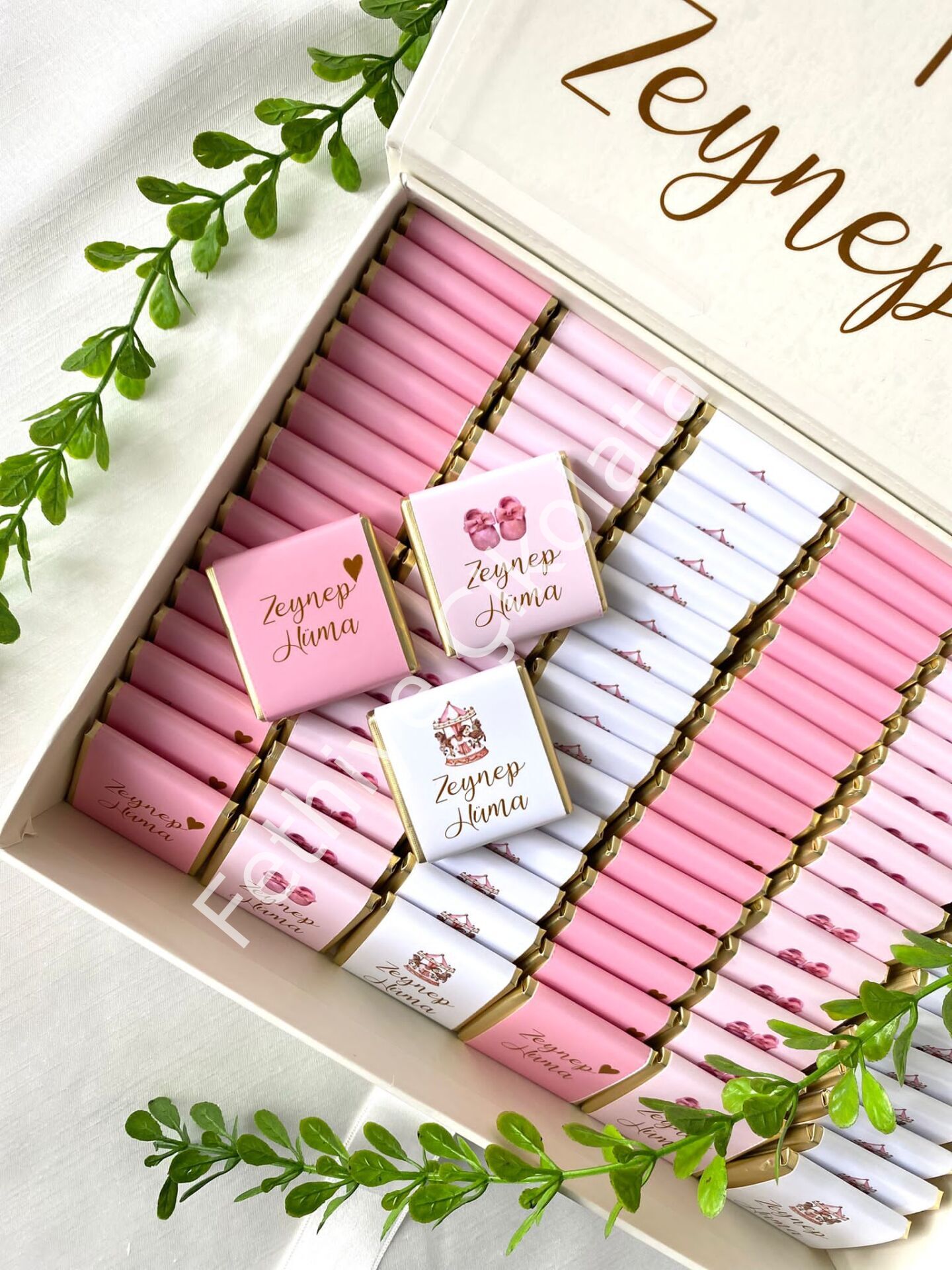 Mukavva Kurdeleli Dekoratif Çikolata Kutusu