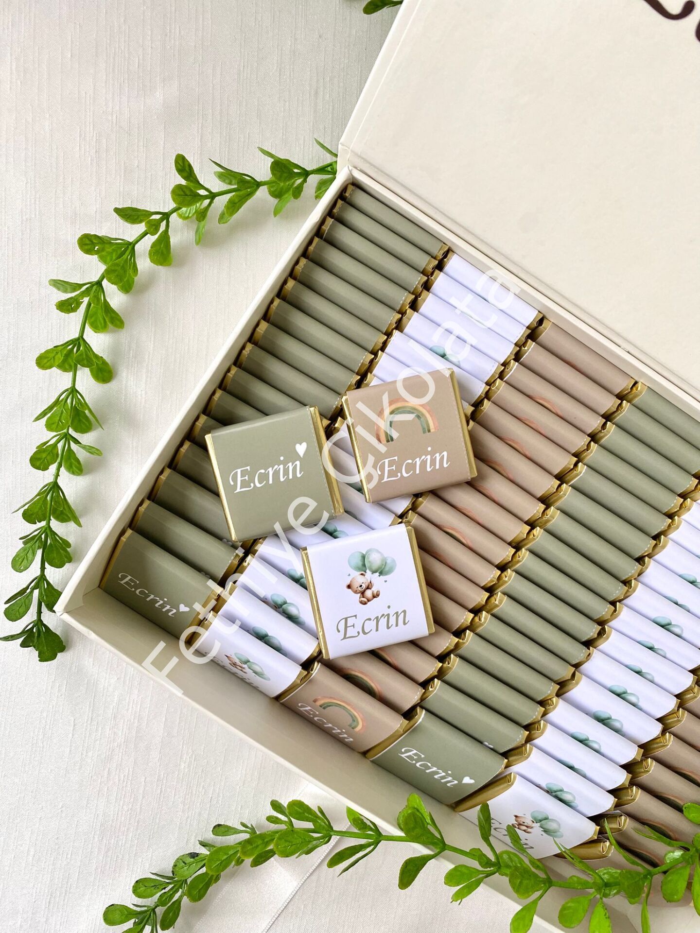 Mukavva Kurdeleli Dekoratif Çikolata Kutusu