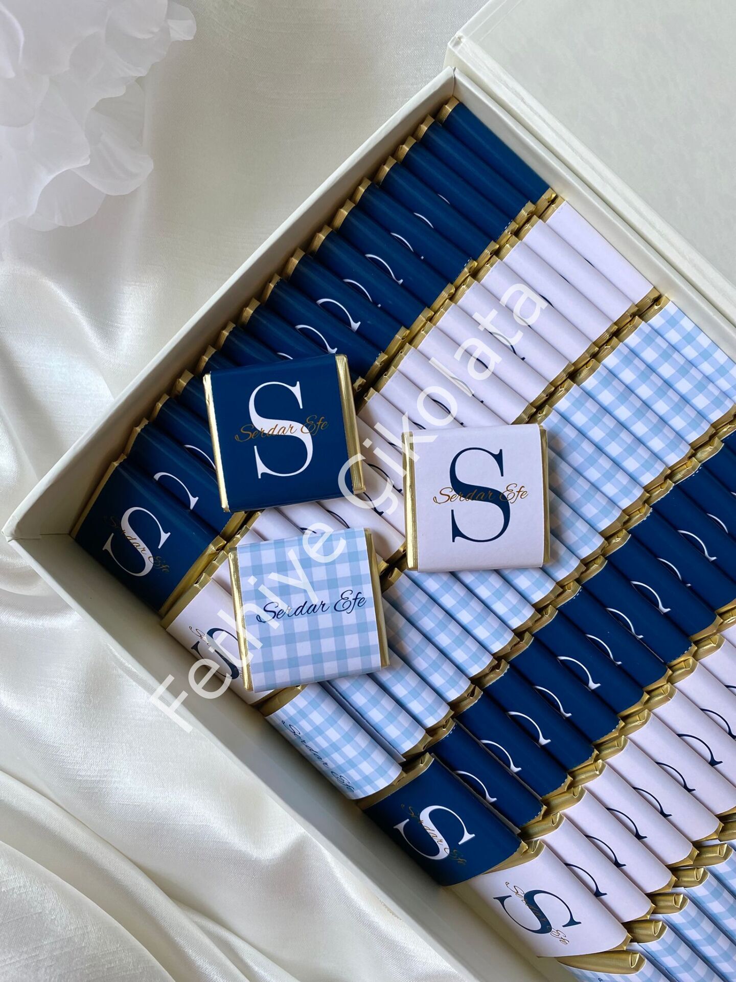 Mukavva Kurdeleli Dekoratif Çikolata Kutusu