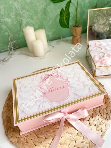 Mukavva Kurdeleli Dekoratif Çikolata Kutusu