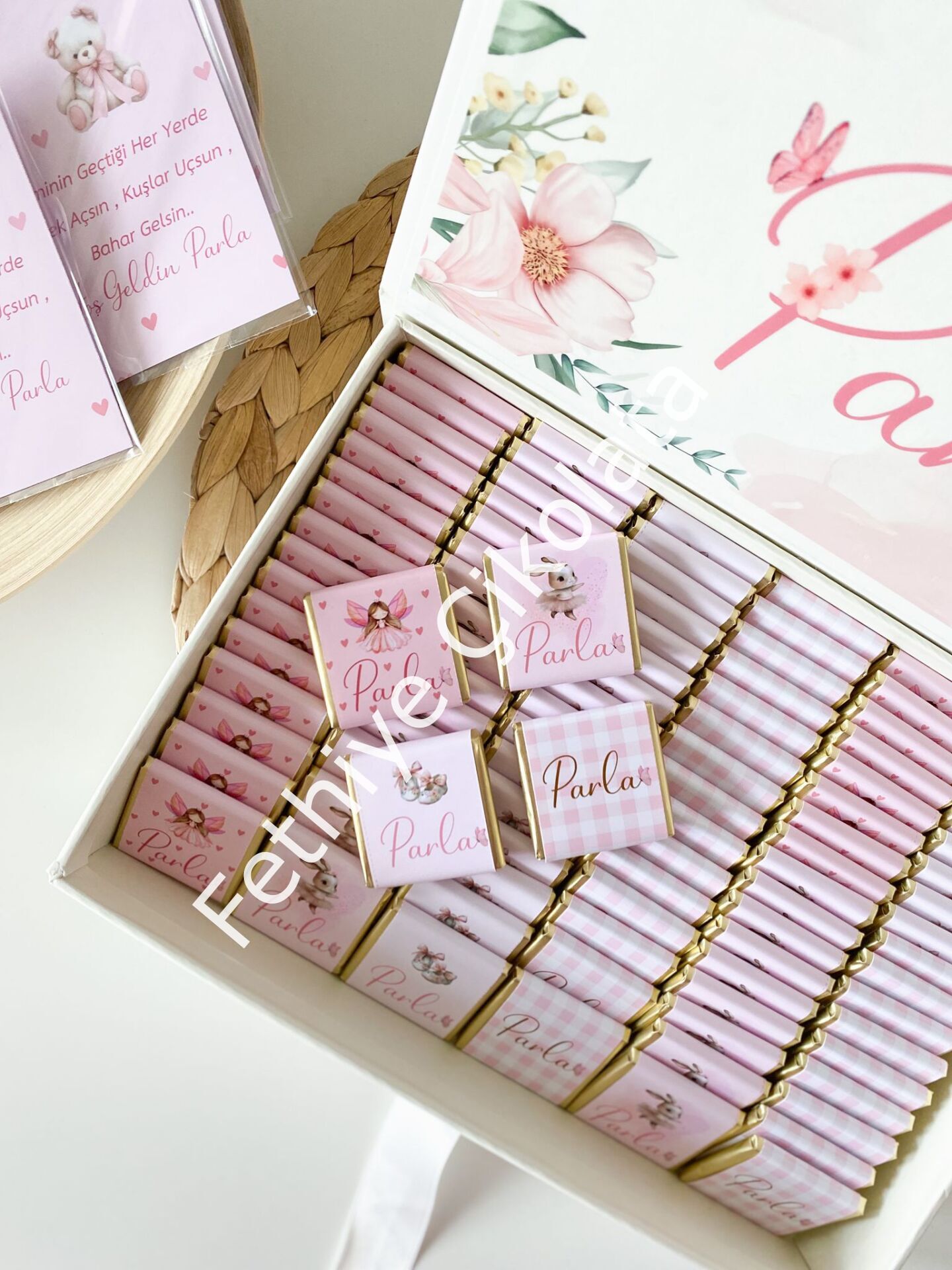 Mukavva Kurdeleli Dekoratif Çikolata Kutusu