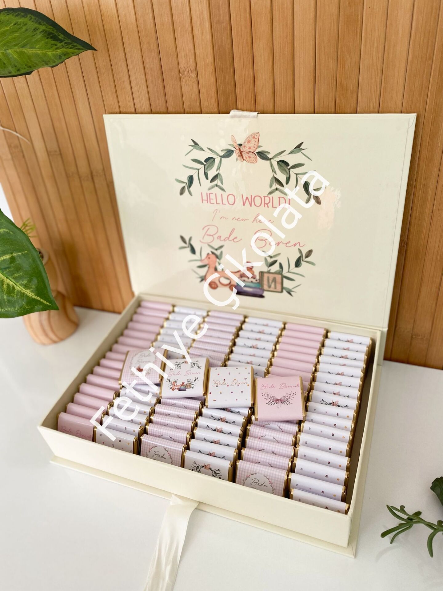 Mukavva Kurdeleli Dekoratif Çikolata Kutusu