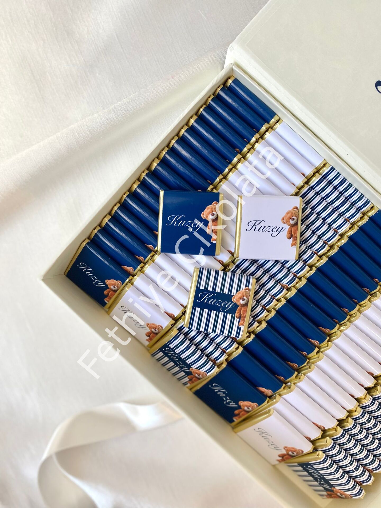 Mukavva Kurdeleli Dekoratif Çikolata Kutusu