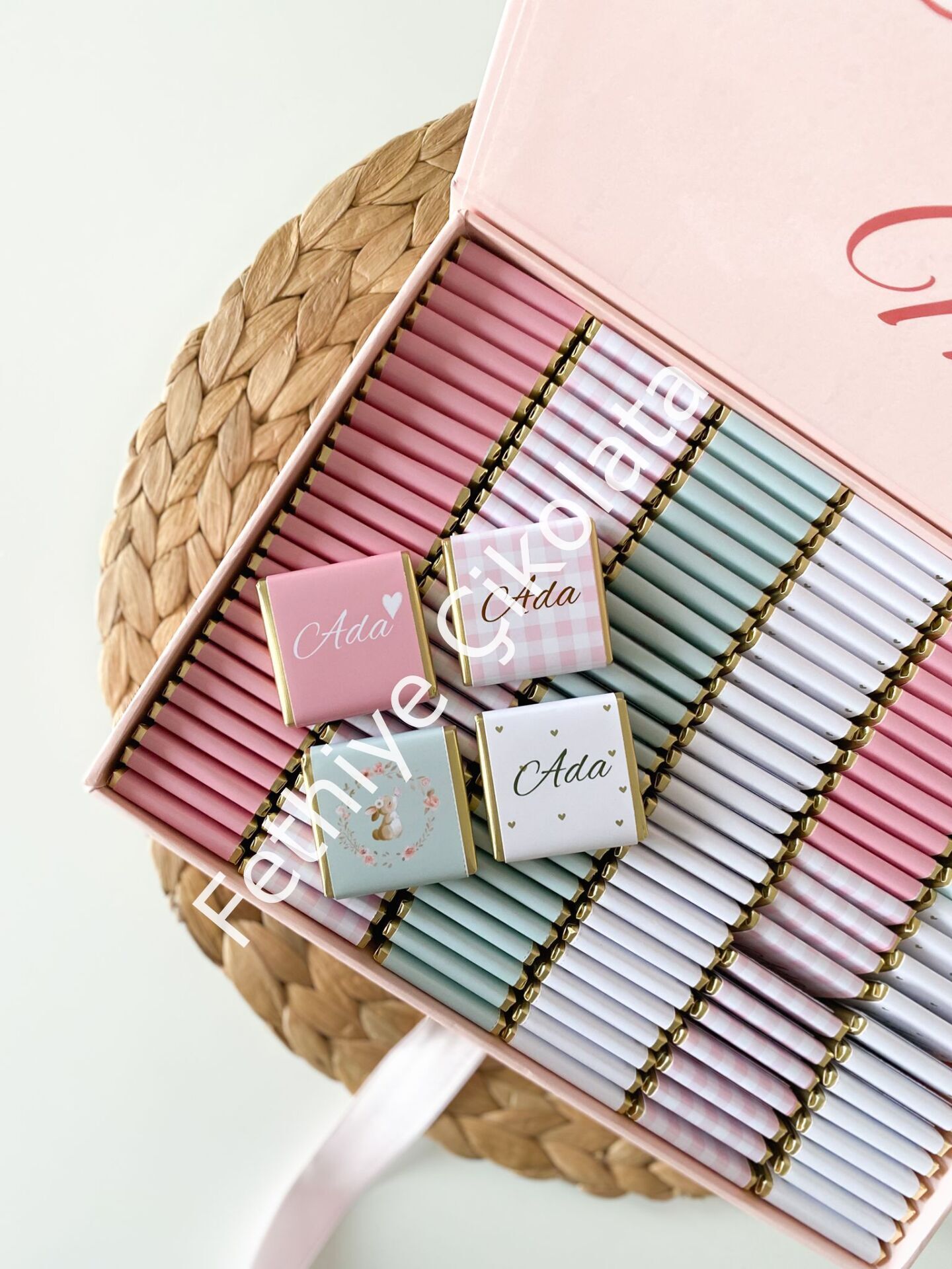 Mukavva Kurdeleli Dekoratif Çikolata Kutusu