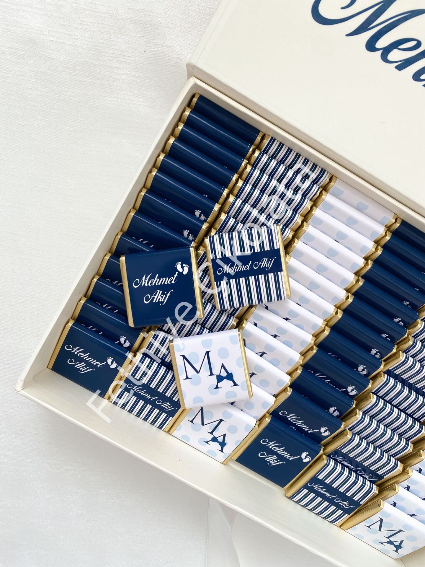 Mukavva Kurdeleli Dekoratif Çikolata Kutusu