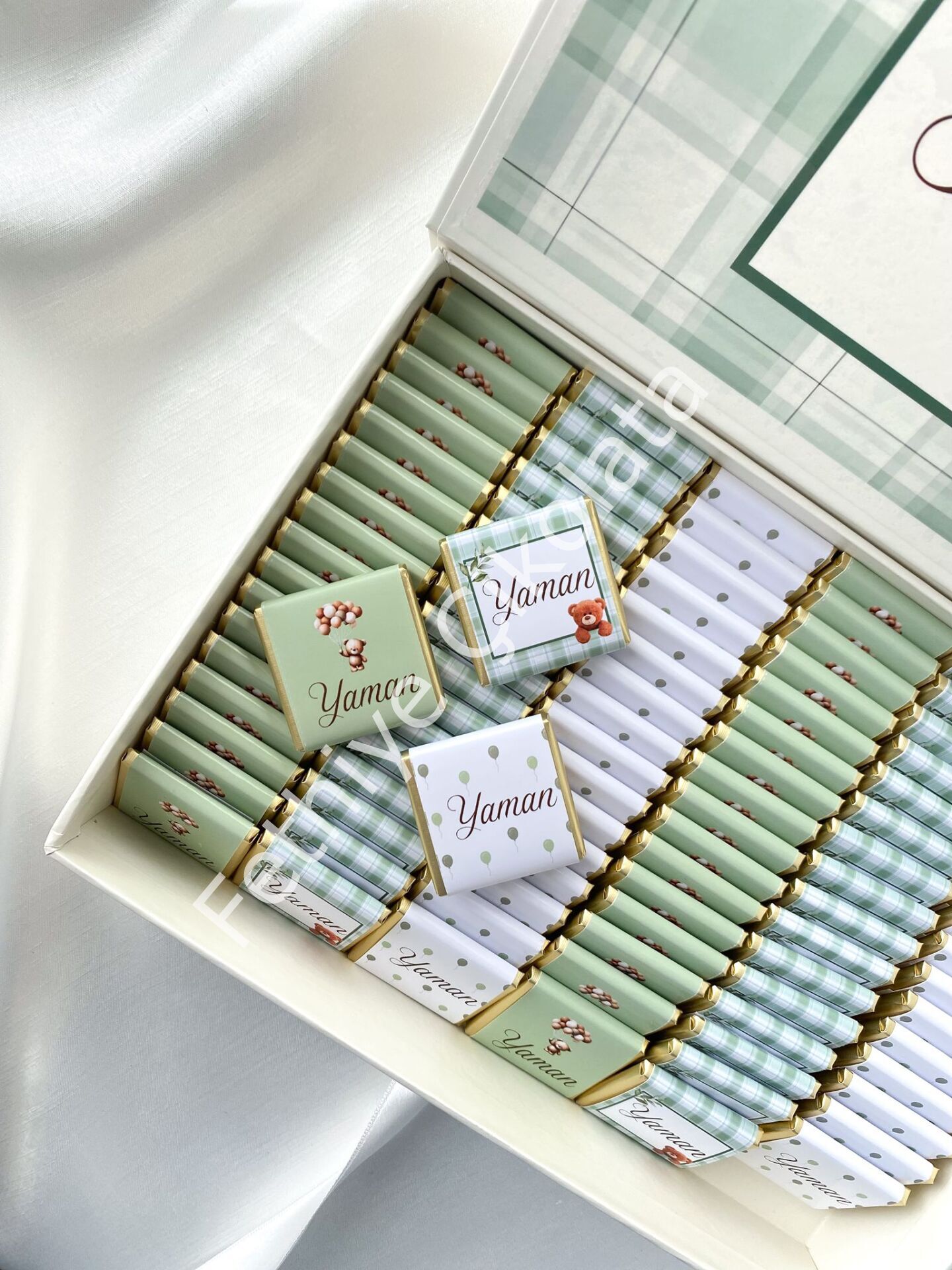 Mukavva Kurdeleli Dekoratif Çikolata Kutusu