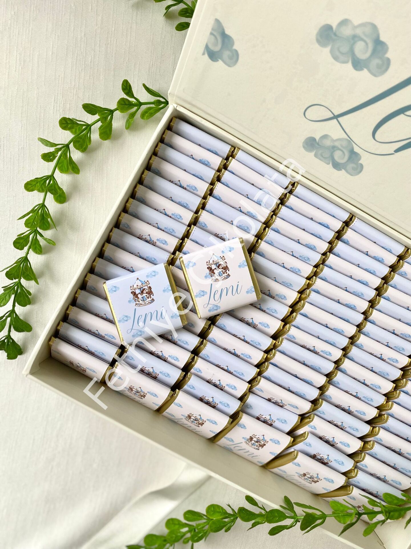 Mukavva Kurdeleli Dekoratif Çikolata Kutusu